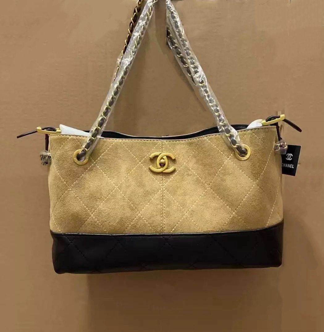 premium quality chanel ladies bag - Image 6