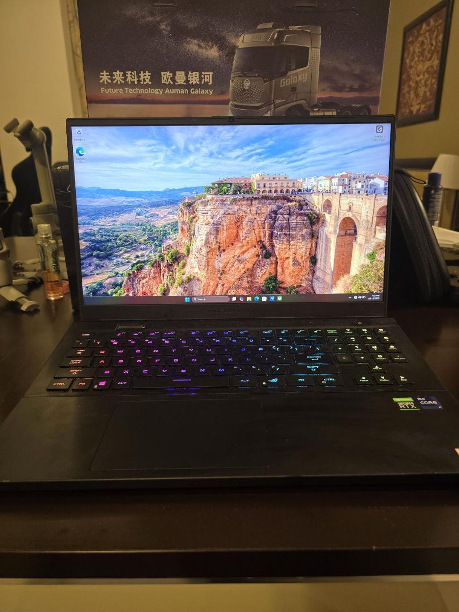 Rog Zephyrus S17 GX703HSD_GX703HS,
I9 -11900H 16 gpu, 32 GB Ram, 2 T SSd, 2K 2560x1440 165hz RTX3080 - Image 1