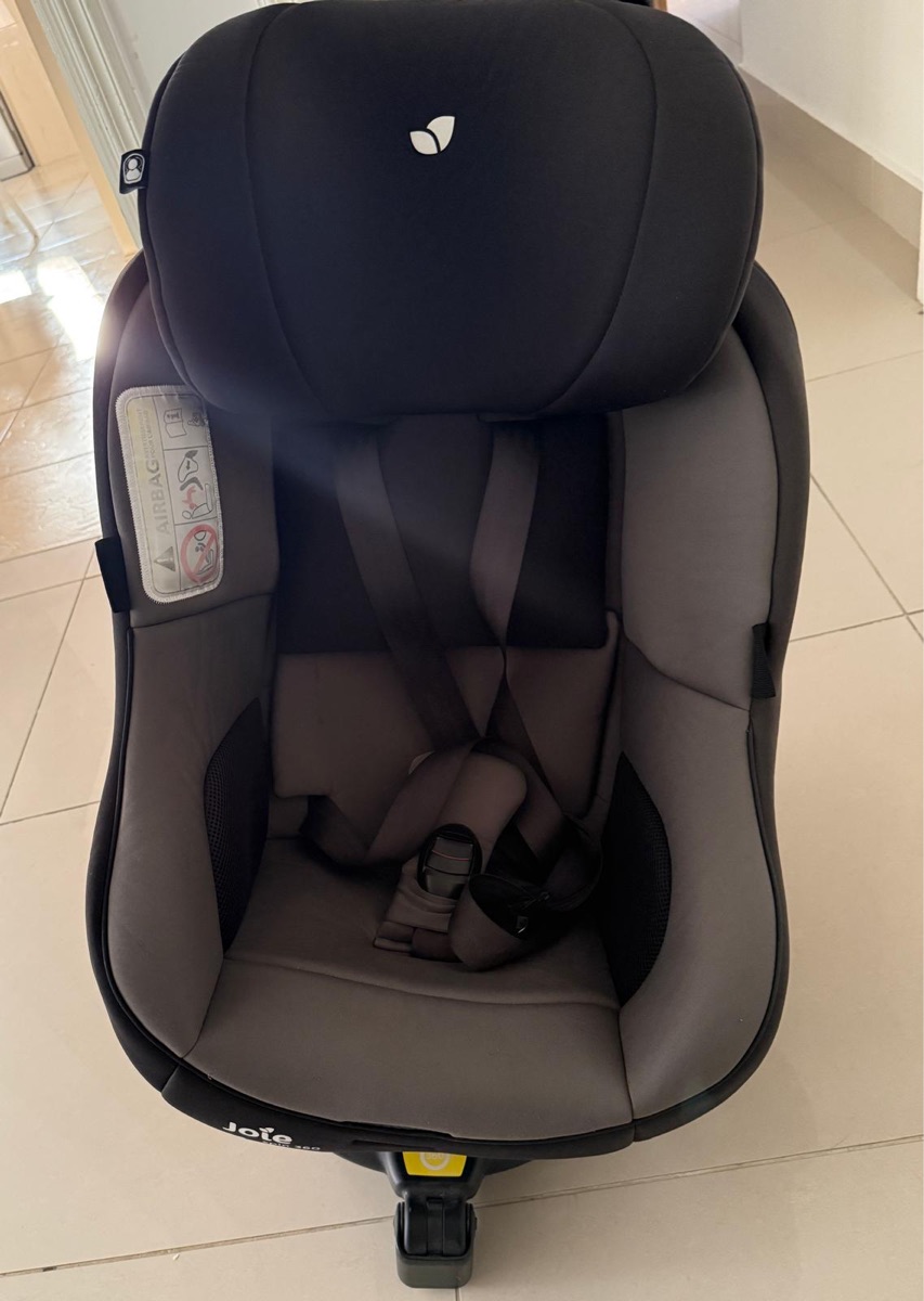JOIE maxi cosí with 360 spin, As good as new! - Image 3
