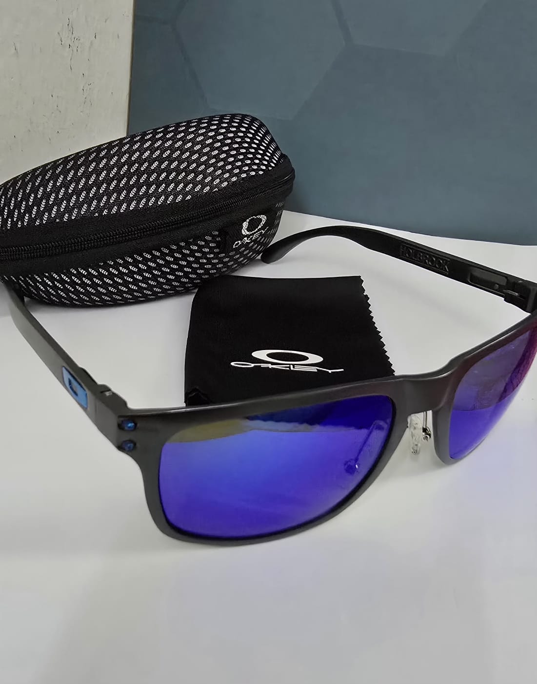 OAKLEY Driving & Sports Glasses - Image 3