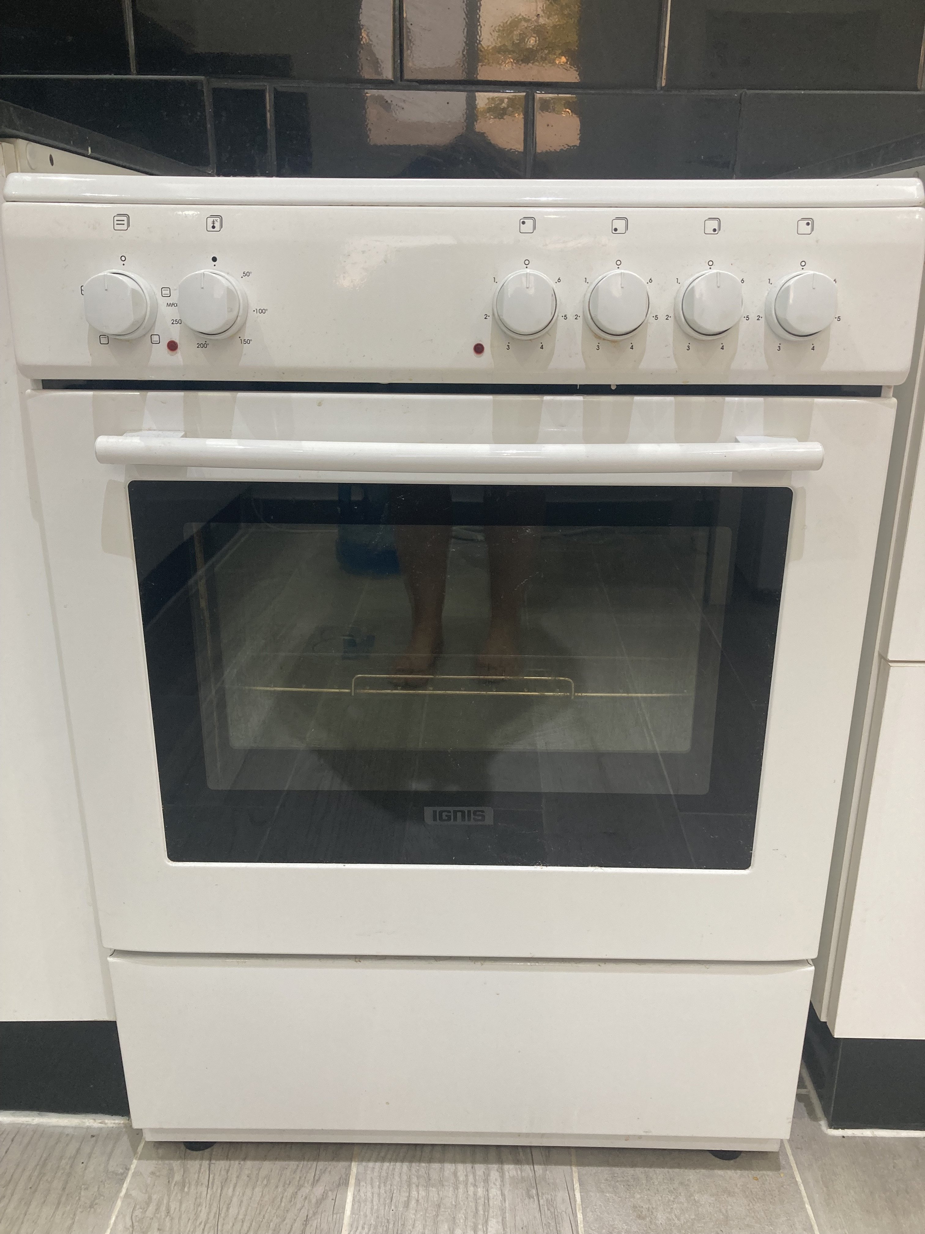 Electric cooking range including grill/ oven - Image 3