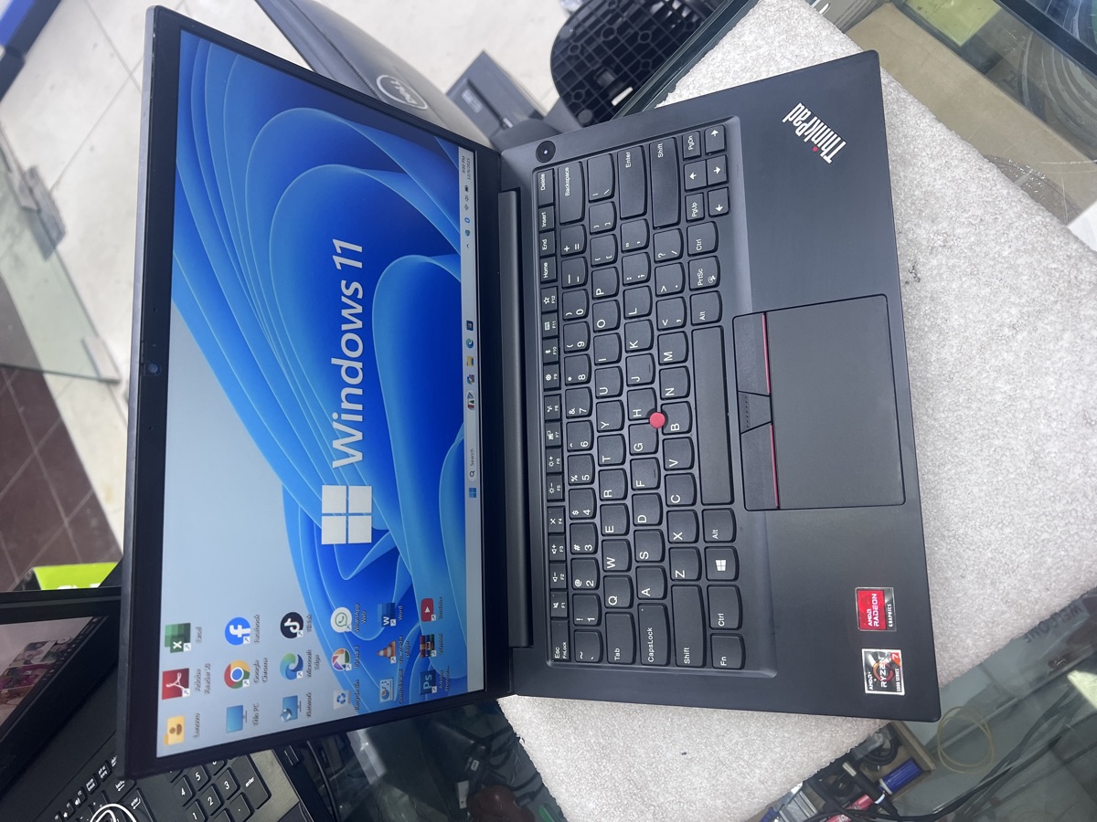 Lenovo ThinkPad E14 - Image 3