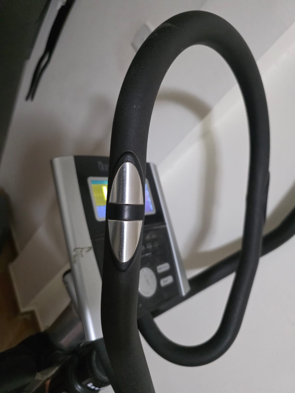 Elliptical exercise machine for sale - Image 2