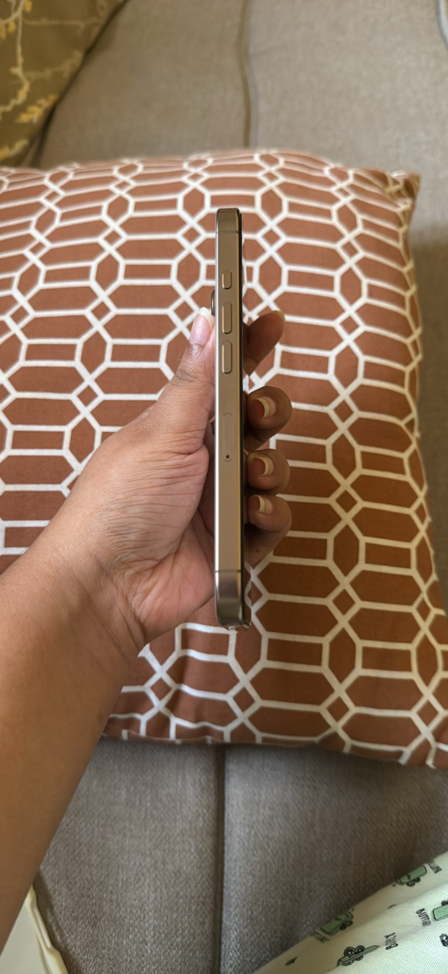 Iphone 16 Pro  - Image 4