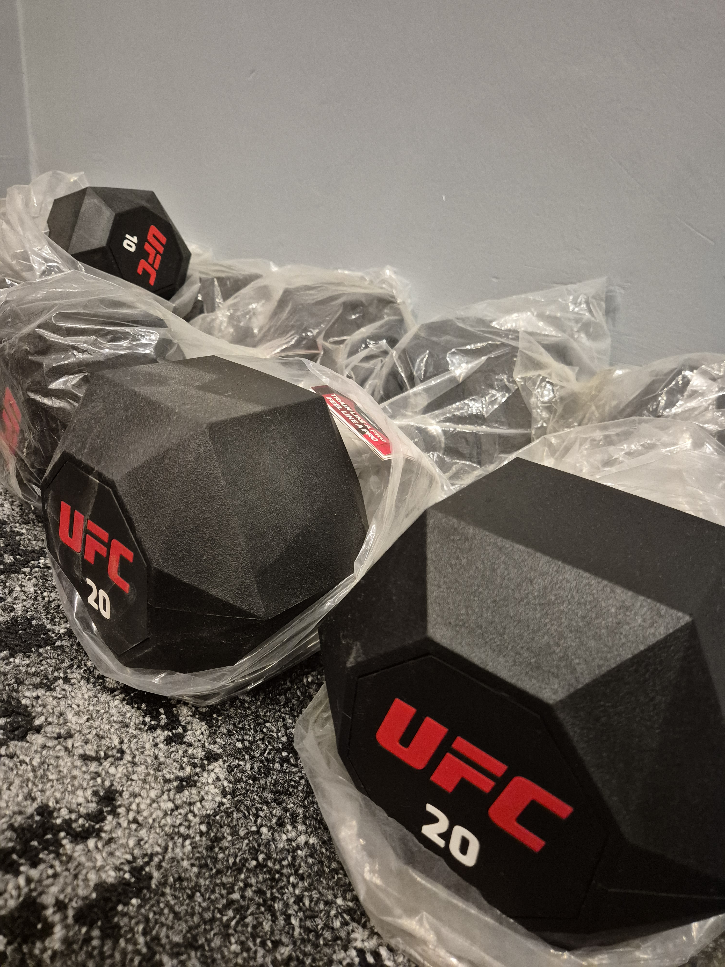 Brand new UFC Octagon Dumbble for sale - Image 3