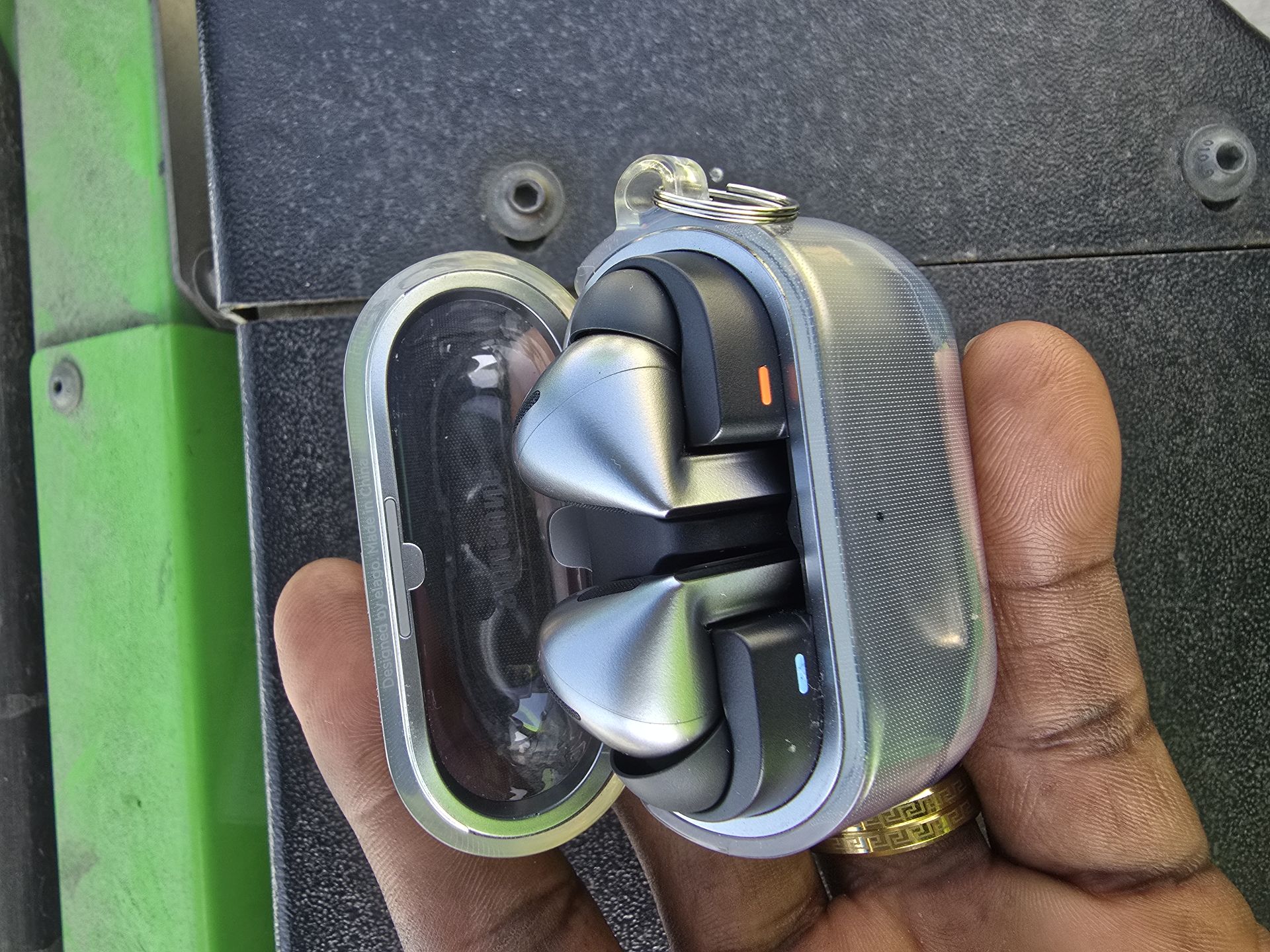 Samsung bud3 pro,good as new  - Image 4