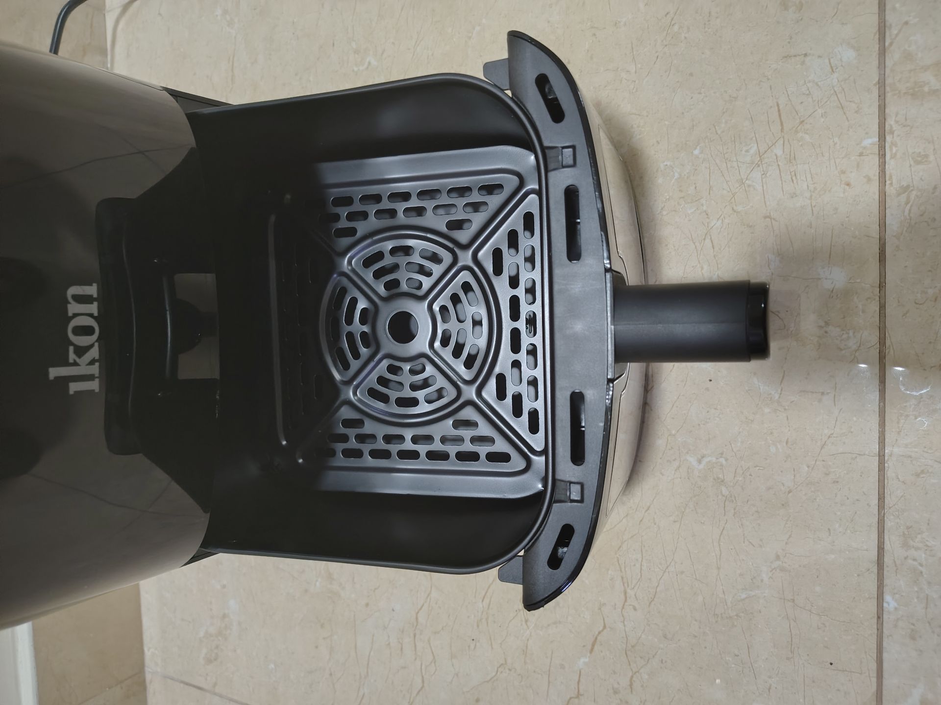 iKon air fryer 3.5 liter with 1500 w  - Image 5