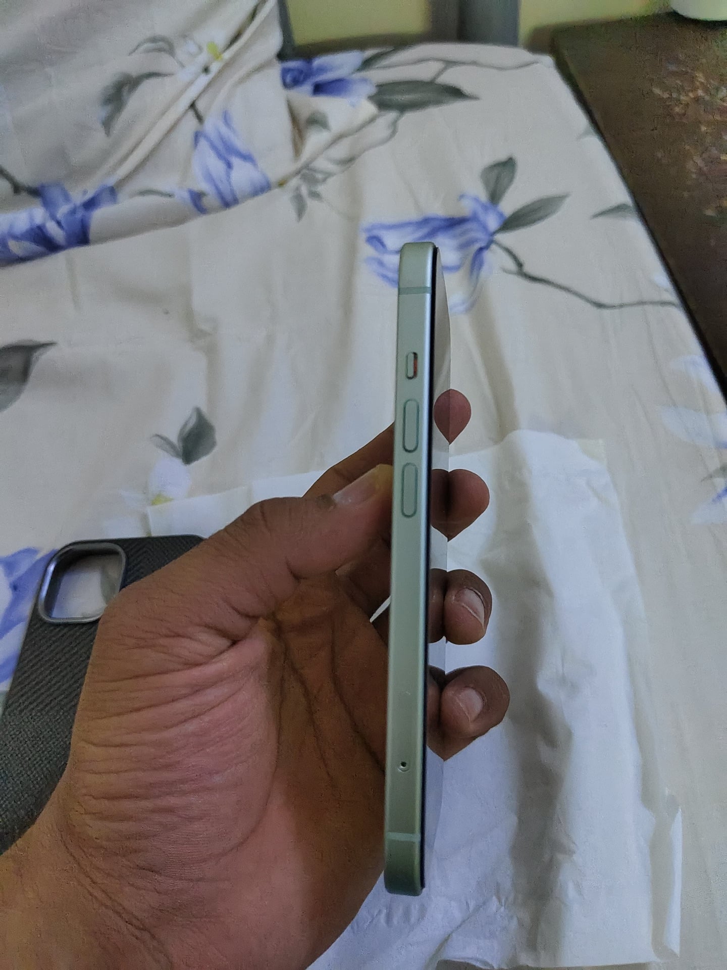 I phone 15, 128GB, Battery health 94%, mint condition,  - Image 4