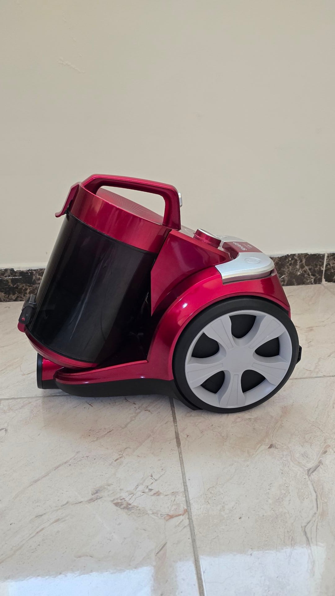 Vacuum Cleaner SHARP - with dust container and suction power control - Image 2
