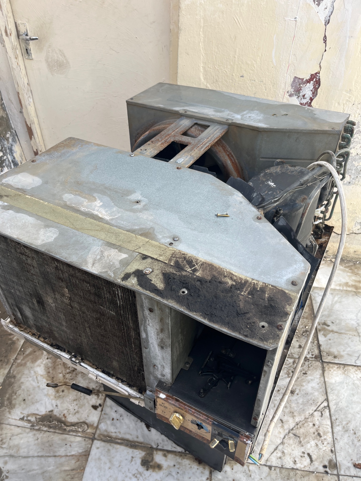 General Air conditioner for urgent sale - Image 2