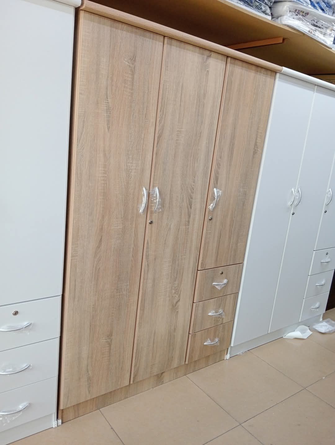 New wardrobe & cupboard - Image 6