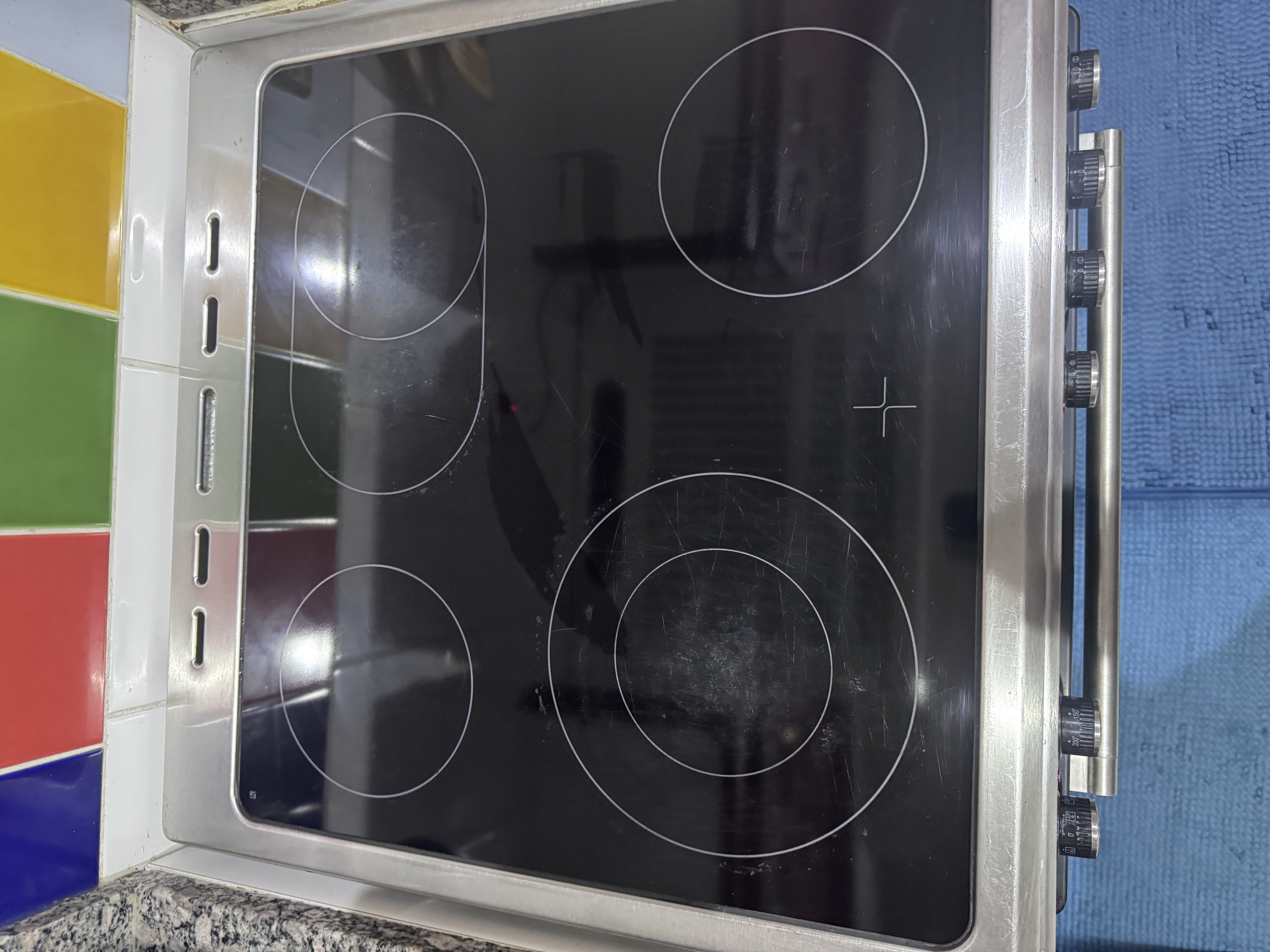 Cooking range-ceramic top - Image 4