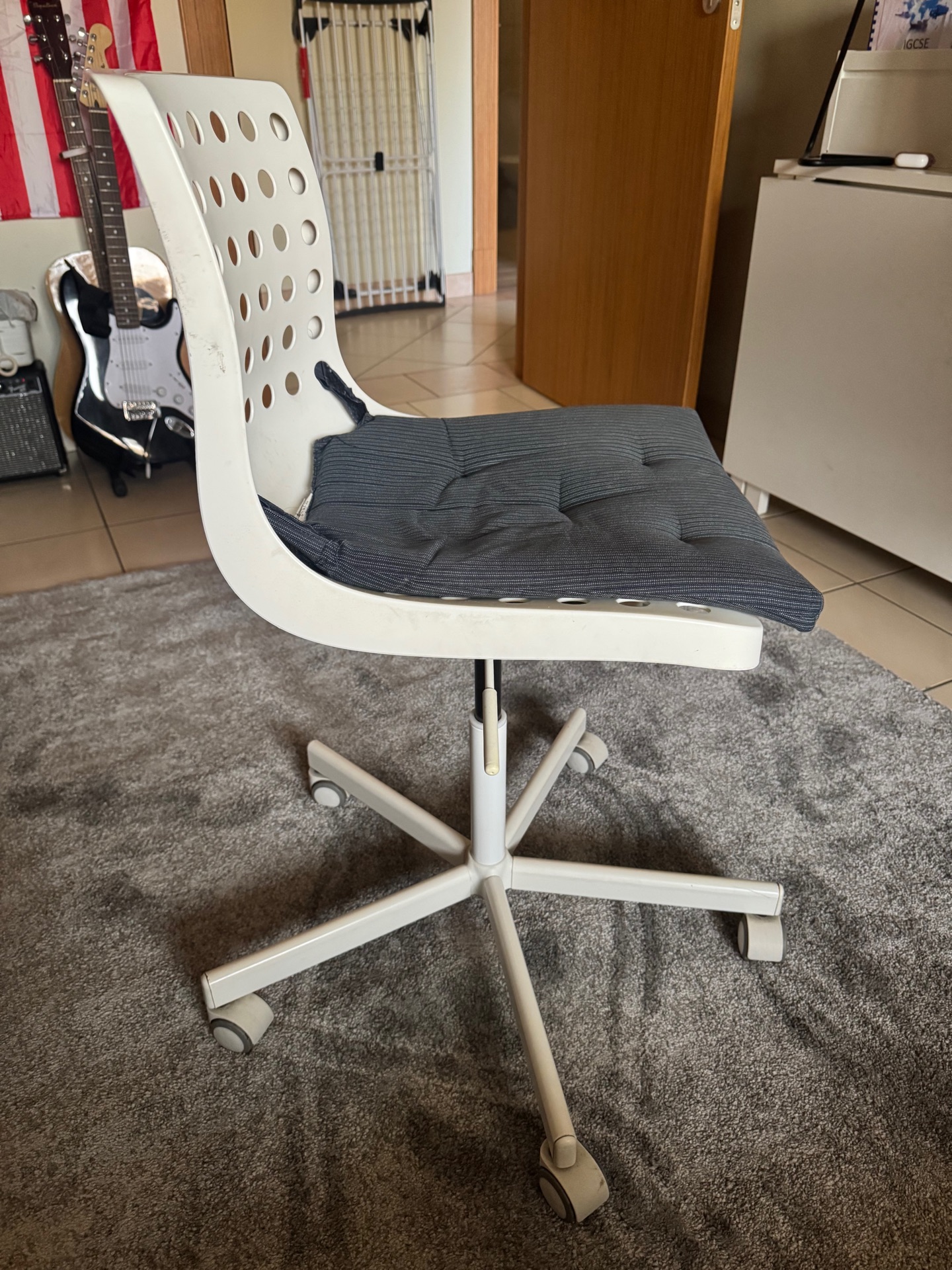 IKEA white desk or vanity chair  - Image 4