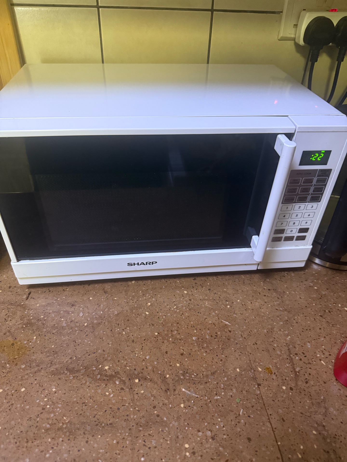 Moving sale ! Bought 8months ago . Very good condition . 20l capacity  - Image 4