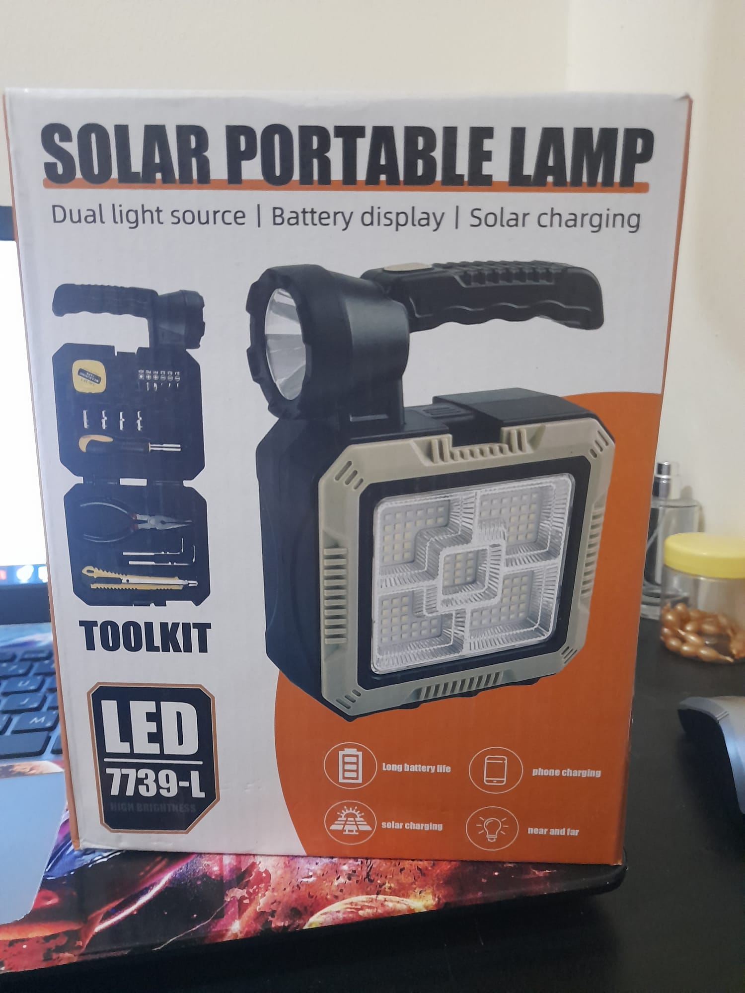 Solar Portable Lamp - never been used - Image 4