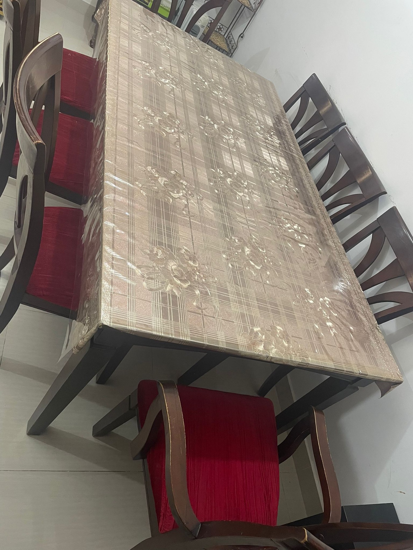 Dining table 8 seater for 500 - Image 1