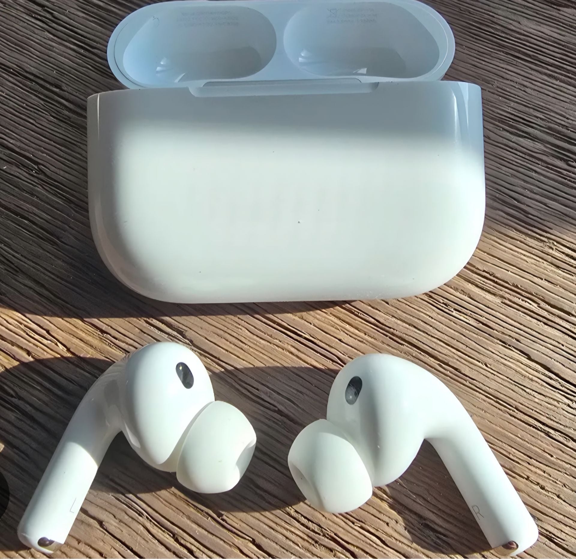 Apple Airpods pro 3 - Image 1