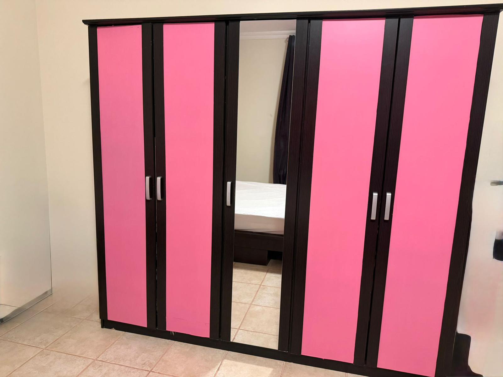 Black & Pink King bedroom set - Image 4