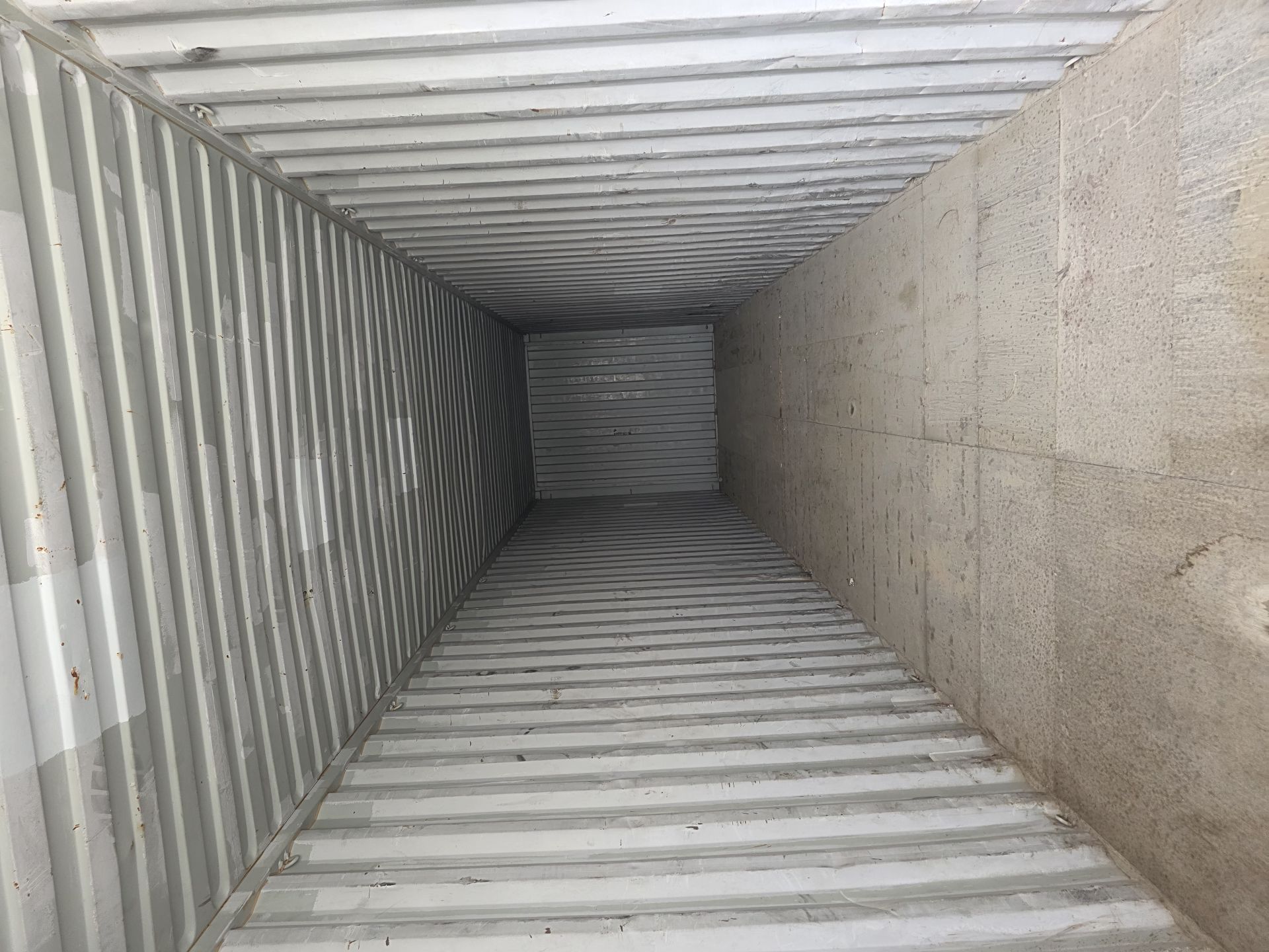 CONTAINERS available - Image 1