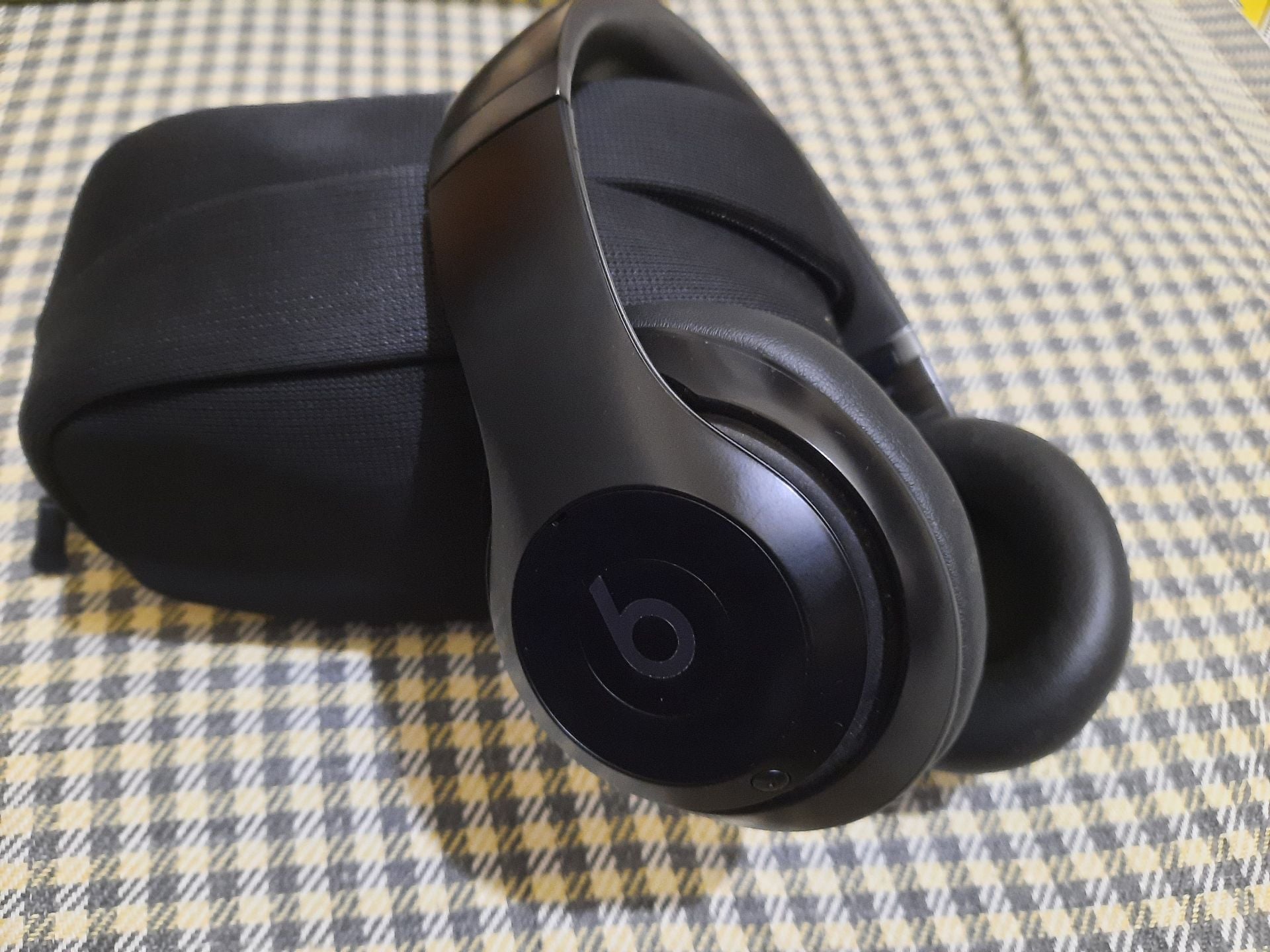 Original Beats studio pro like new - Image 1
