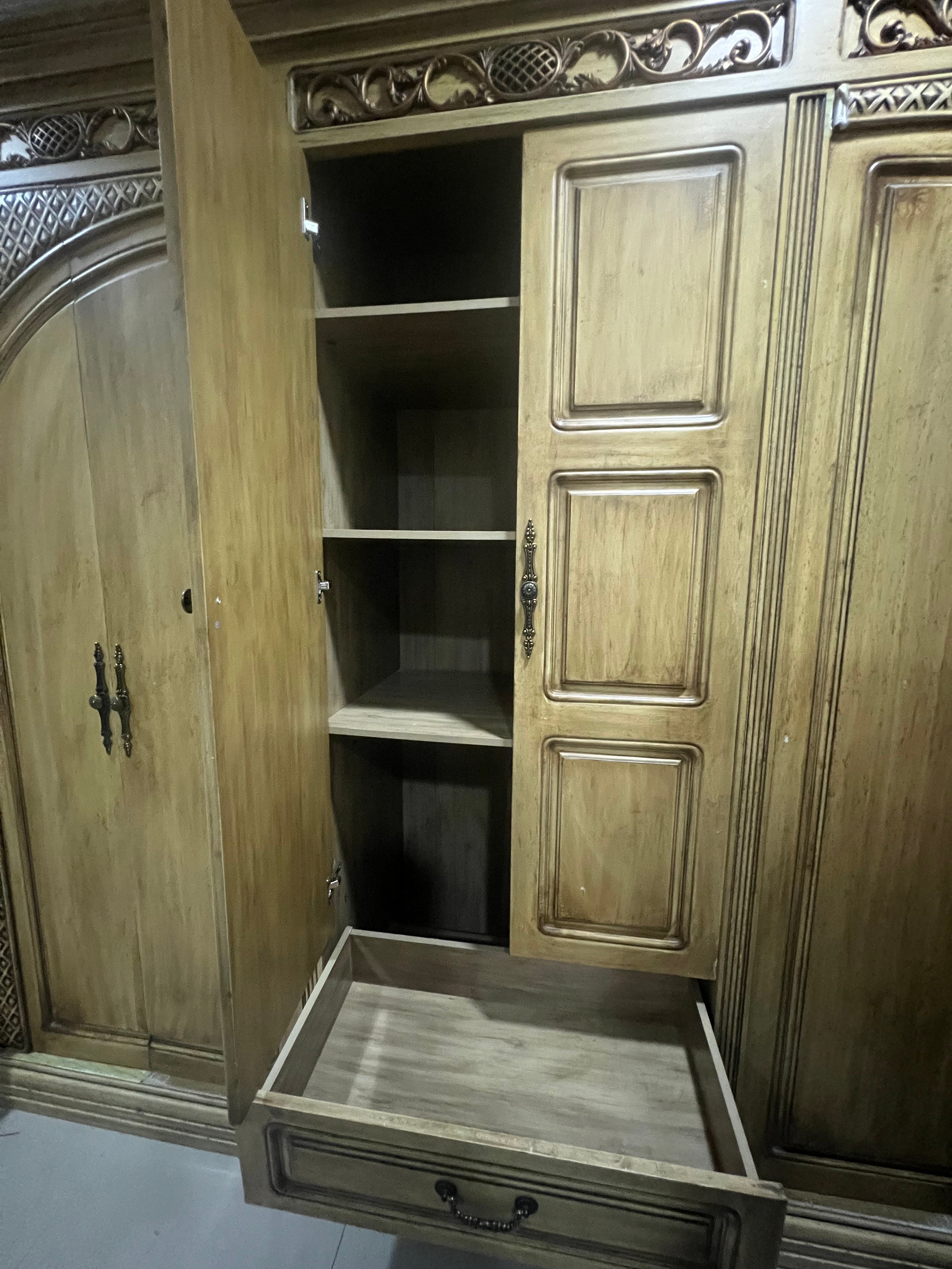 طقم غرفة نوم بحالة ممتازة - Image 6