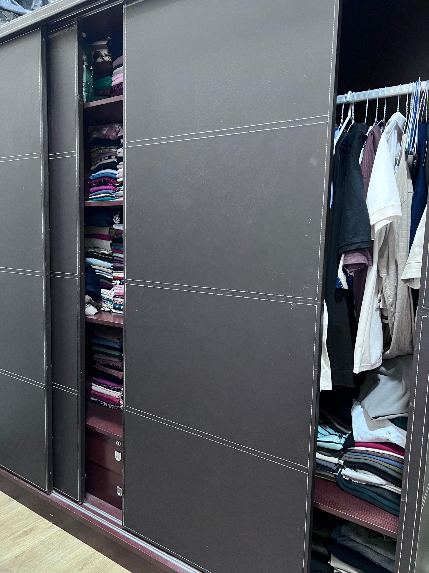 Wardrobe and dressing table - Image 6