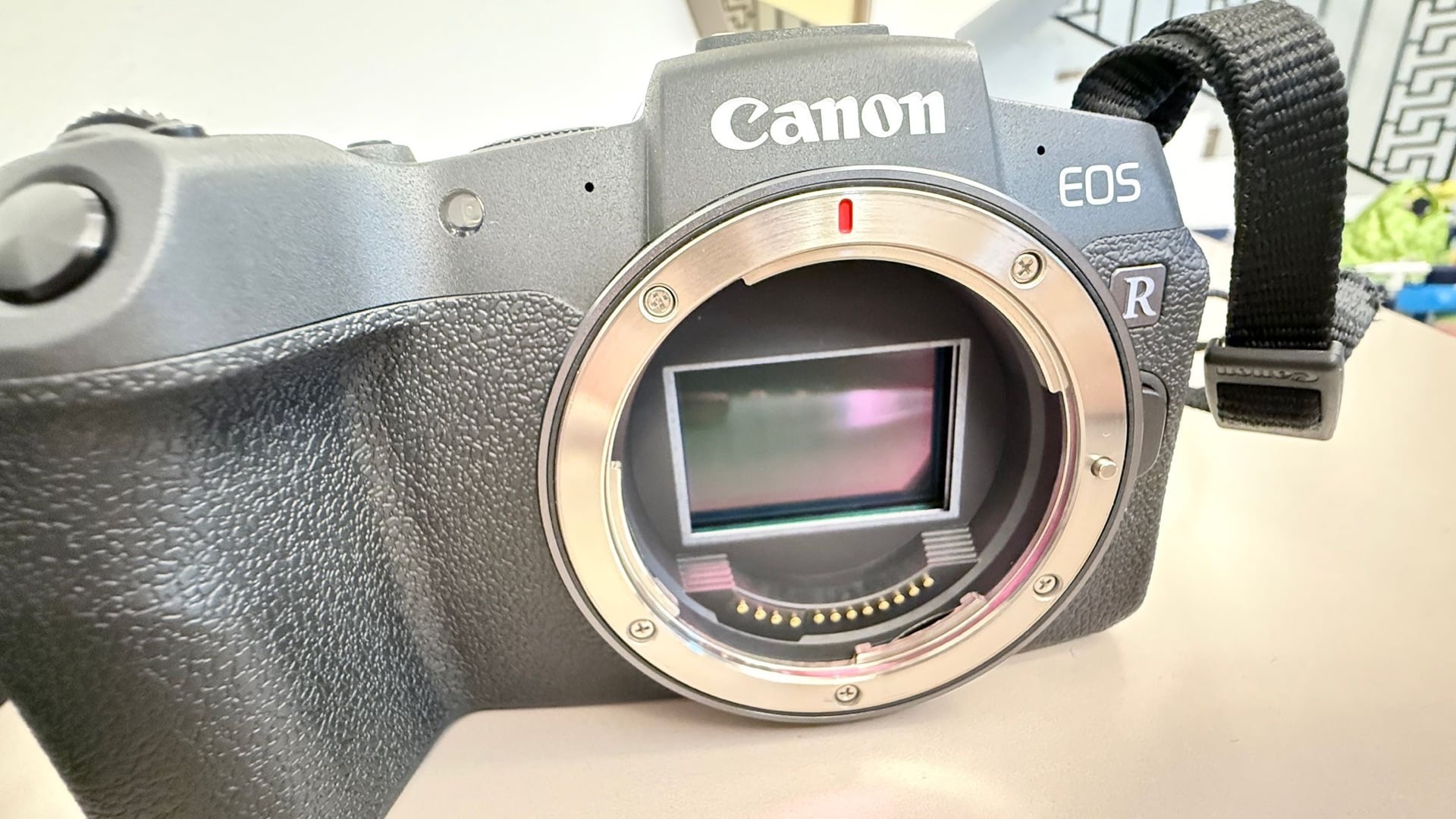 Like New Canon EOS RP (Full Frame) Camera + RF 24-105mm Lens - Image 8