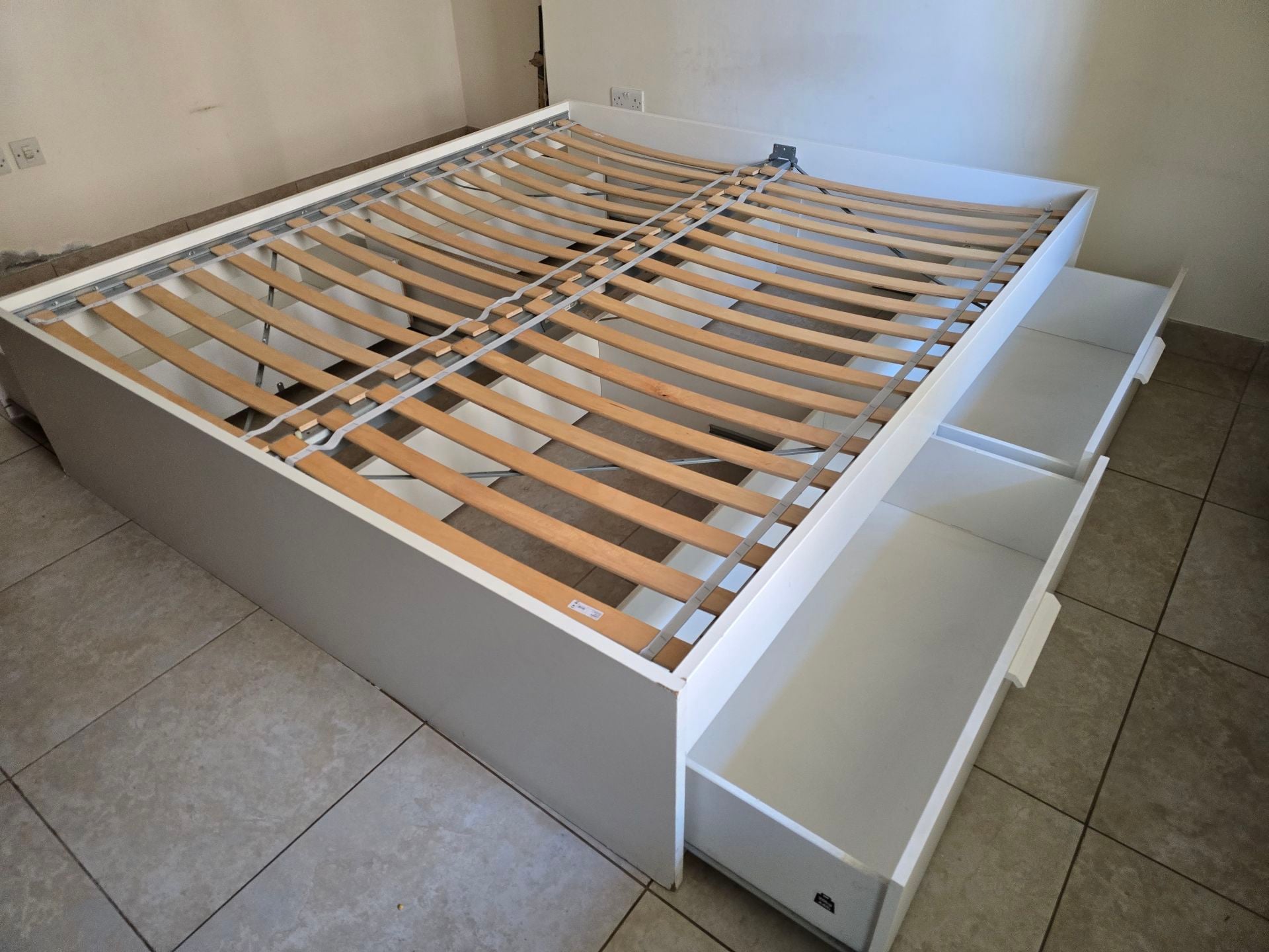 Double bed with storage - Image 5