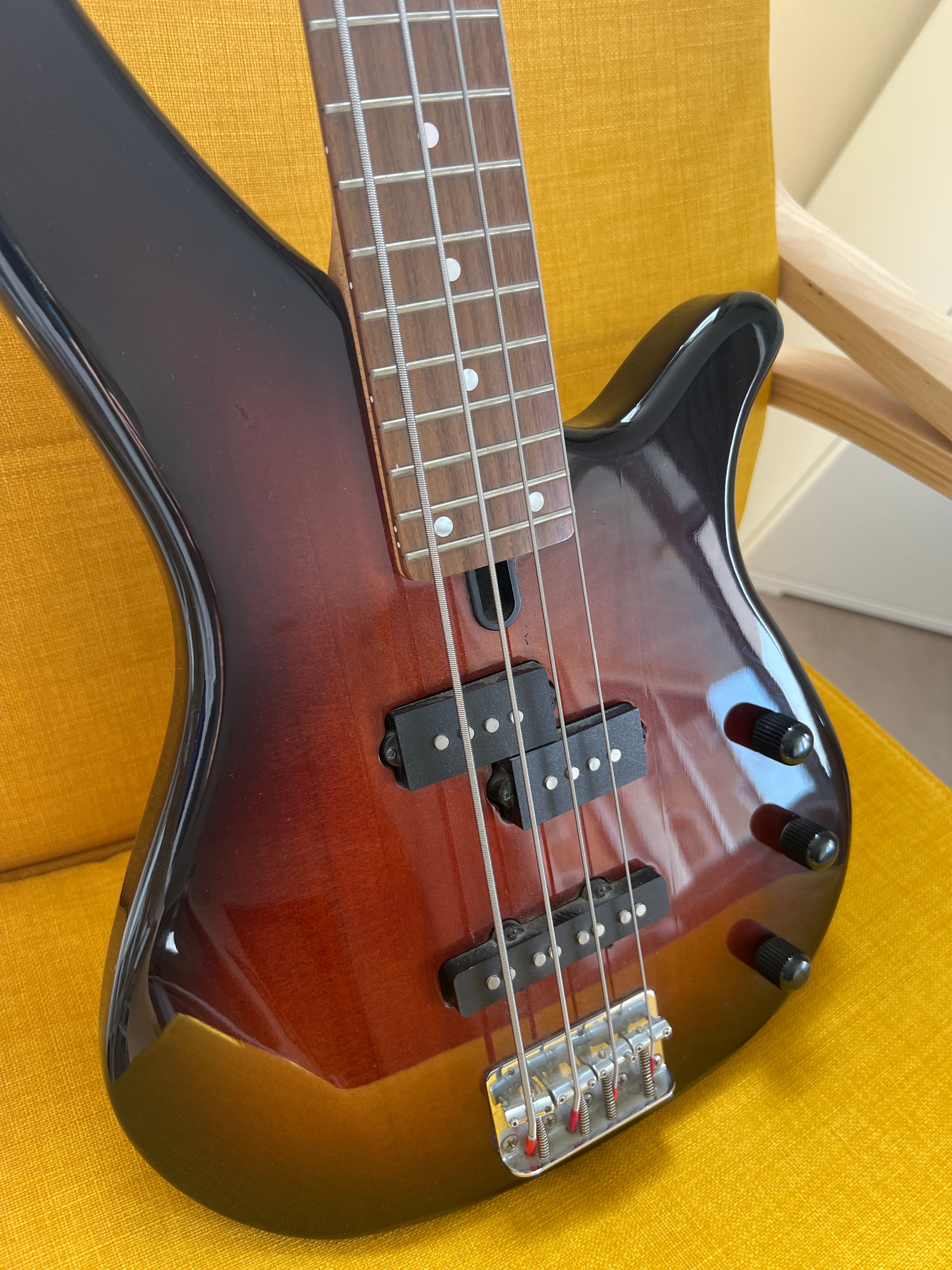 Electric Guitar - Image 4