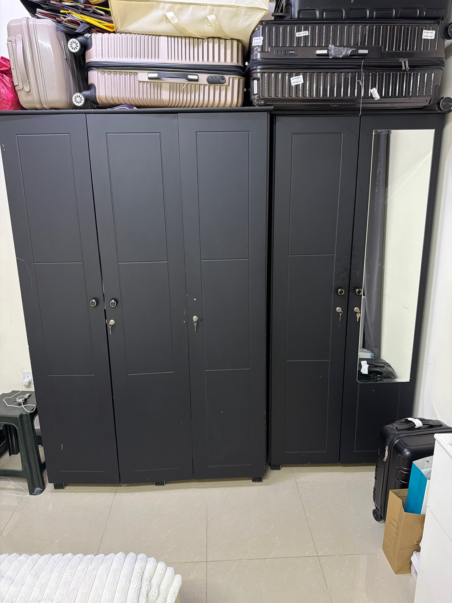 Cabinet 3 doors 250qr Cabinet 2 doors 150qar - Image 4