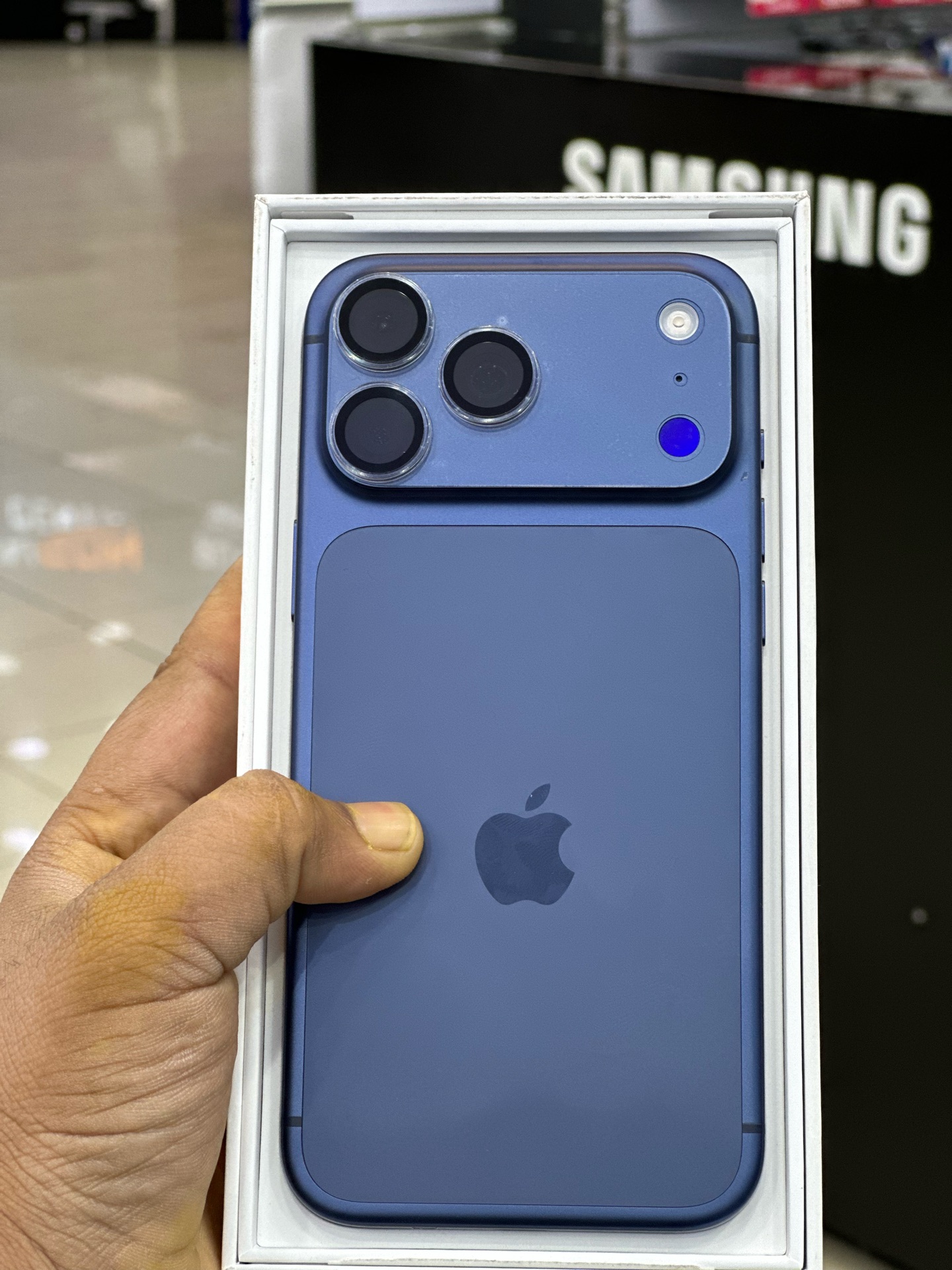 iPhone 17 Pro Max - Image 2