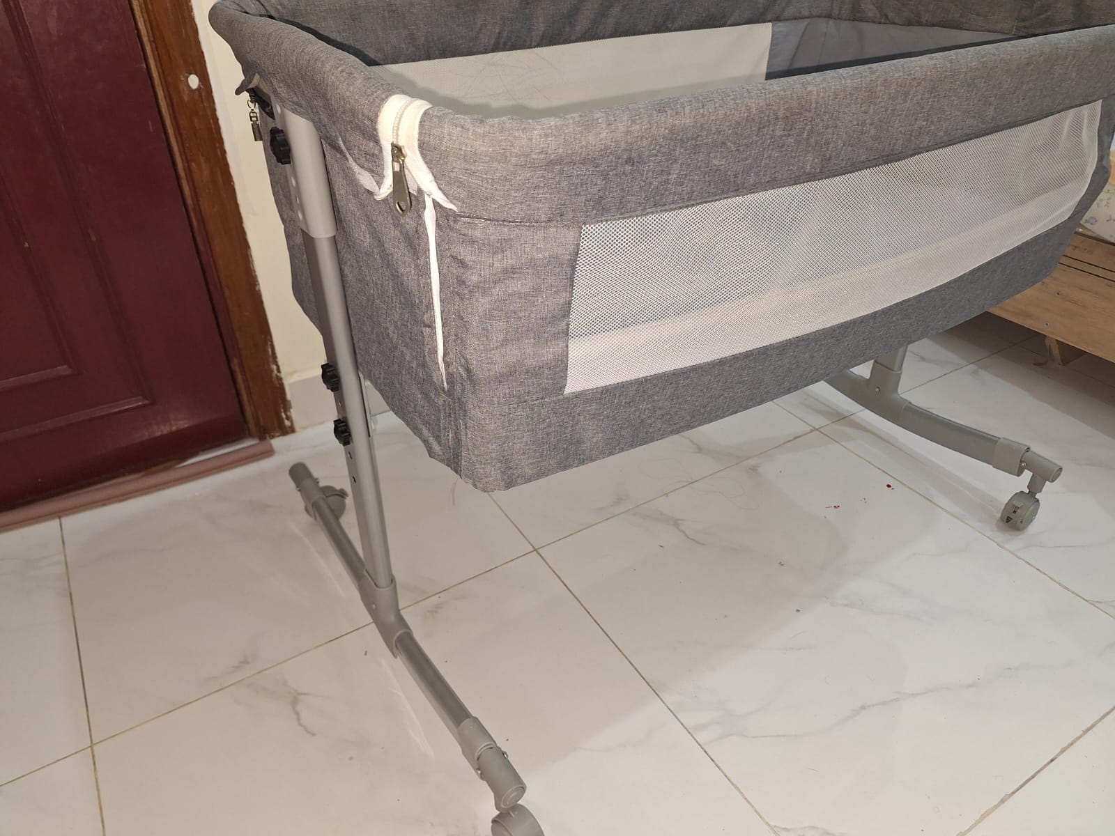 Baby Craddle in Mint Condition for Urgent Sale - Image 4