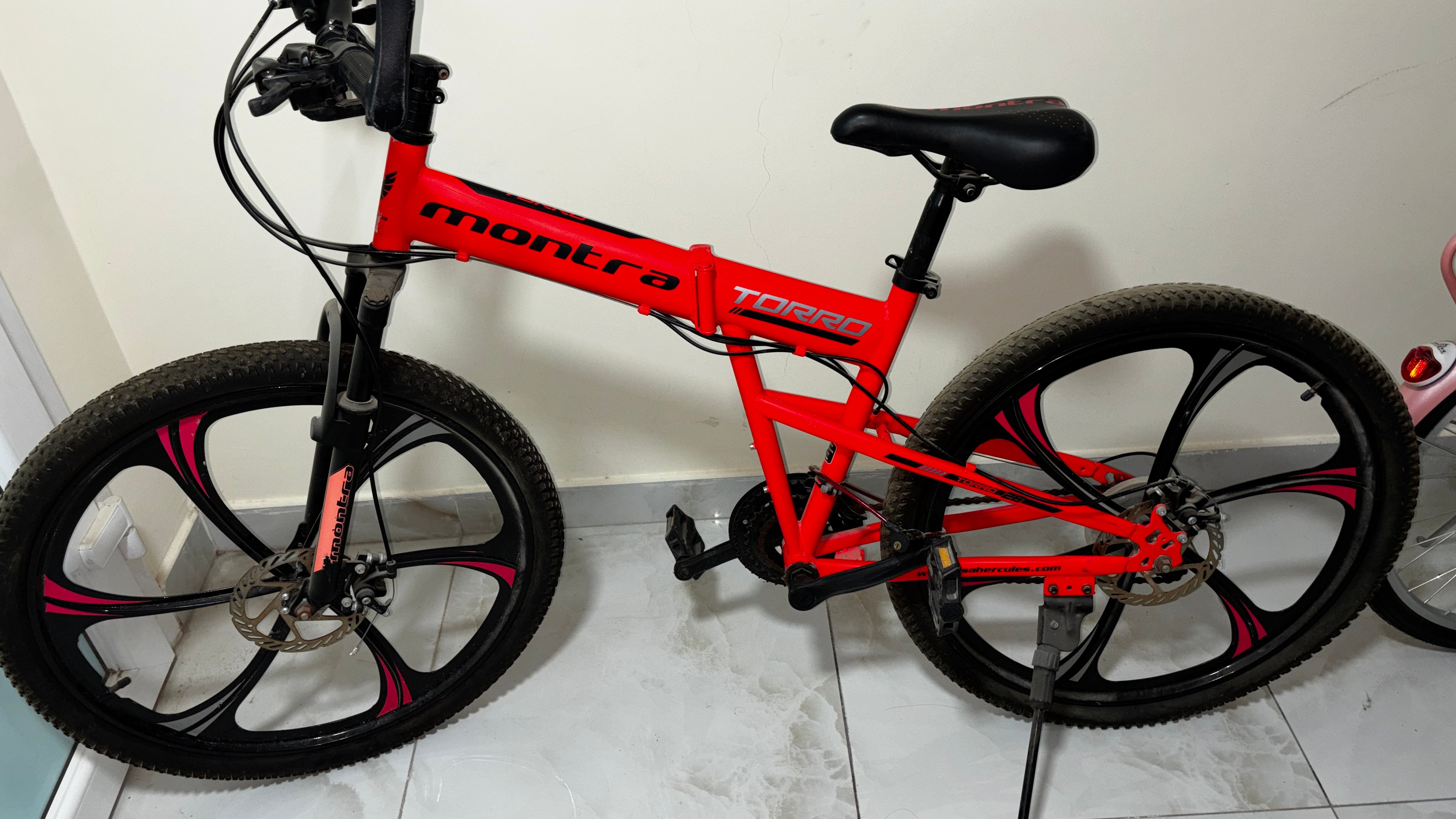 Montra Torro orange bicycle, unisex cycle - Image 1