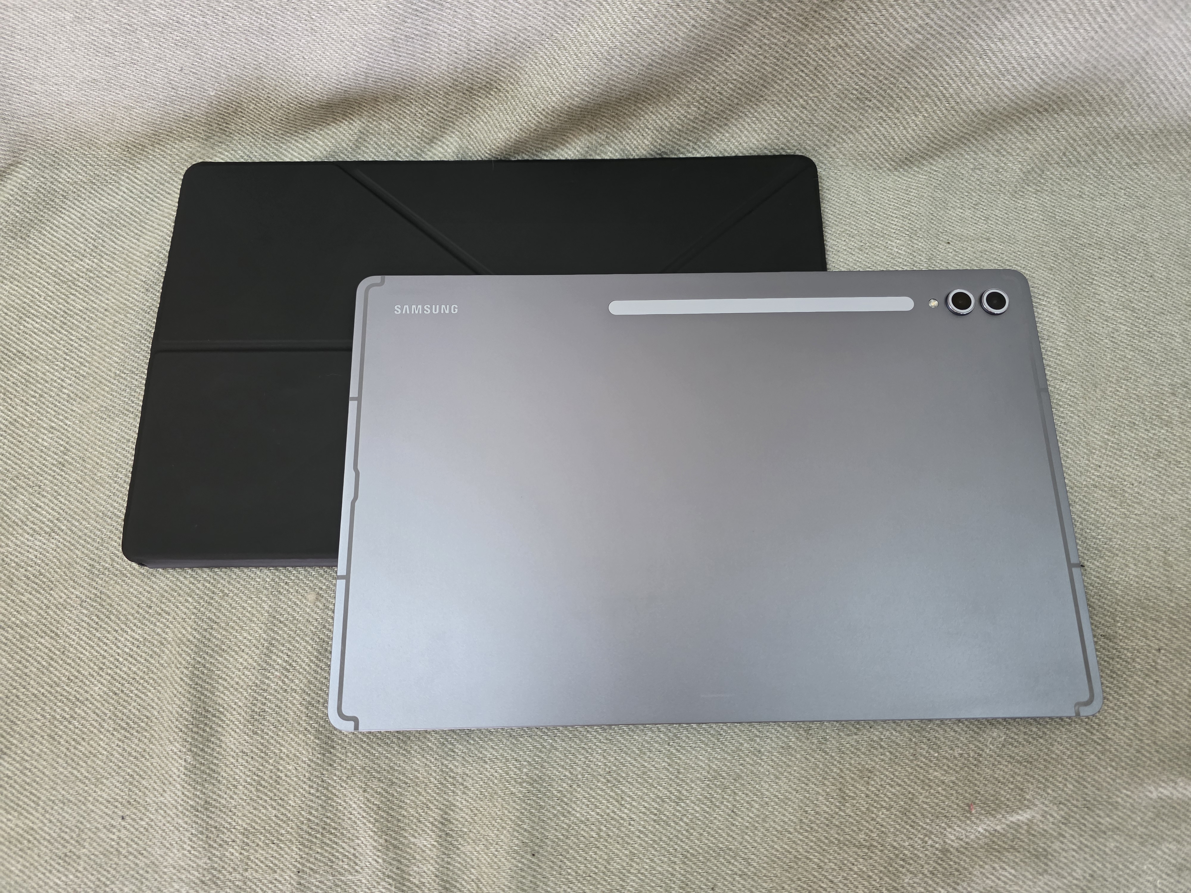 Samsung Galaxy Tab S10 Ultra 5G 256GB + Case - Image 7