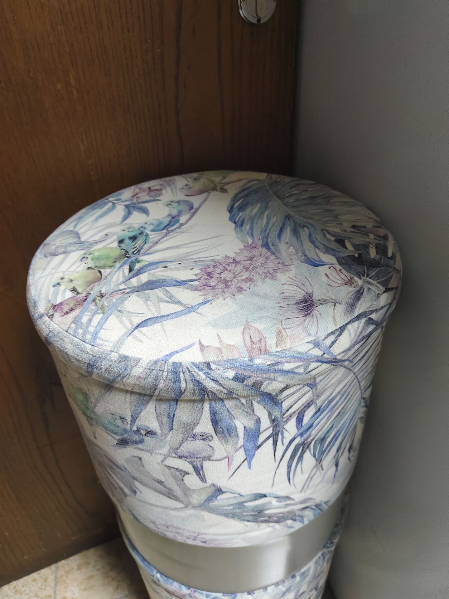 Seater - Image 3