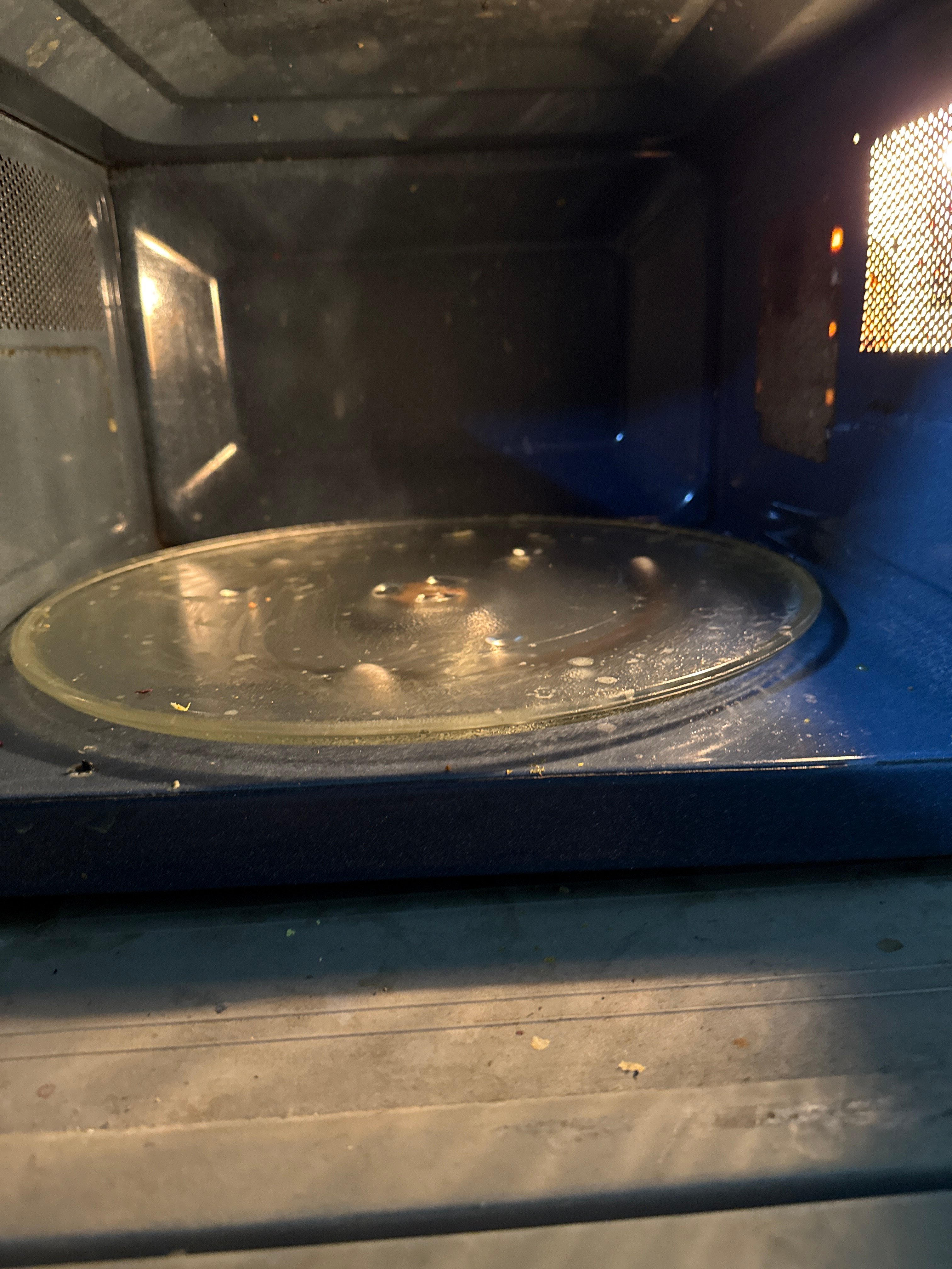 Urgent sale Samsung oven   (32 litres) - Image 3