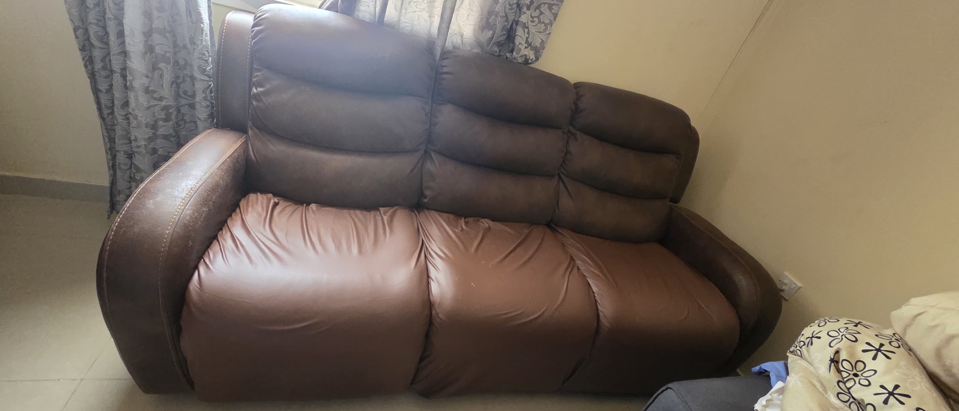Sofa set( 3) - Image 1
