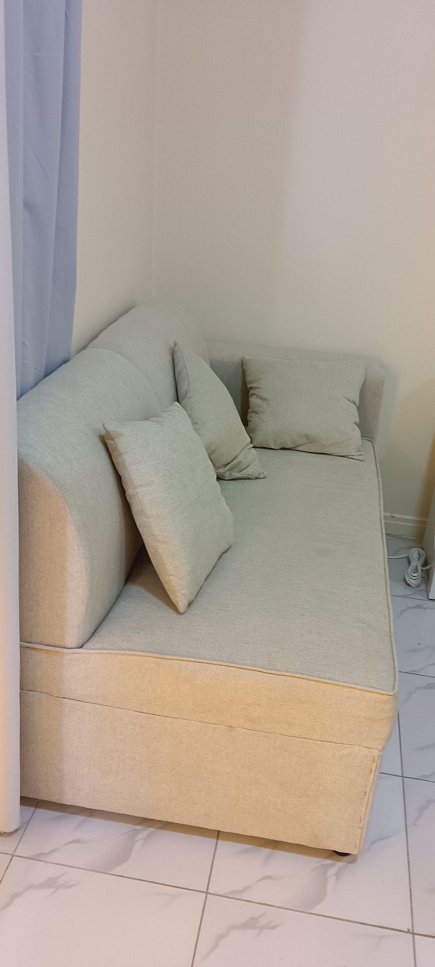 New sofa 1.5 months used - Image 2