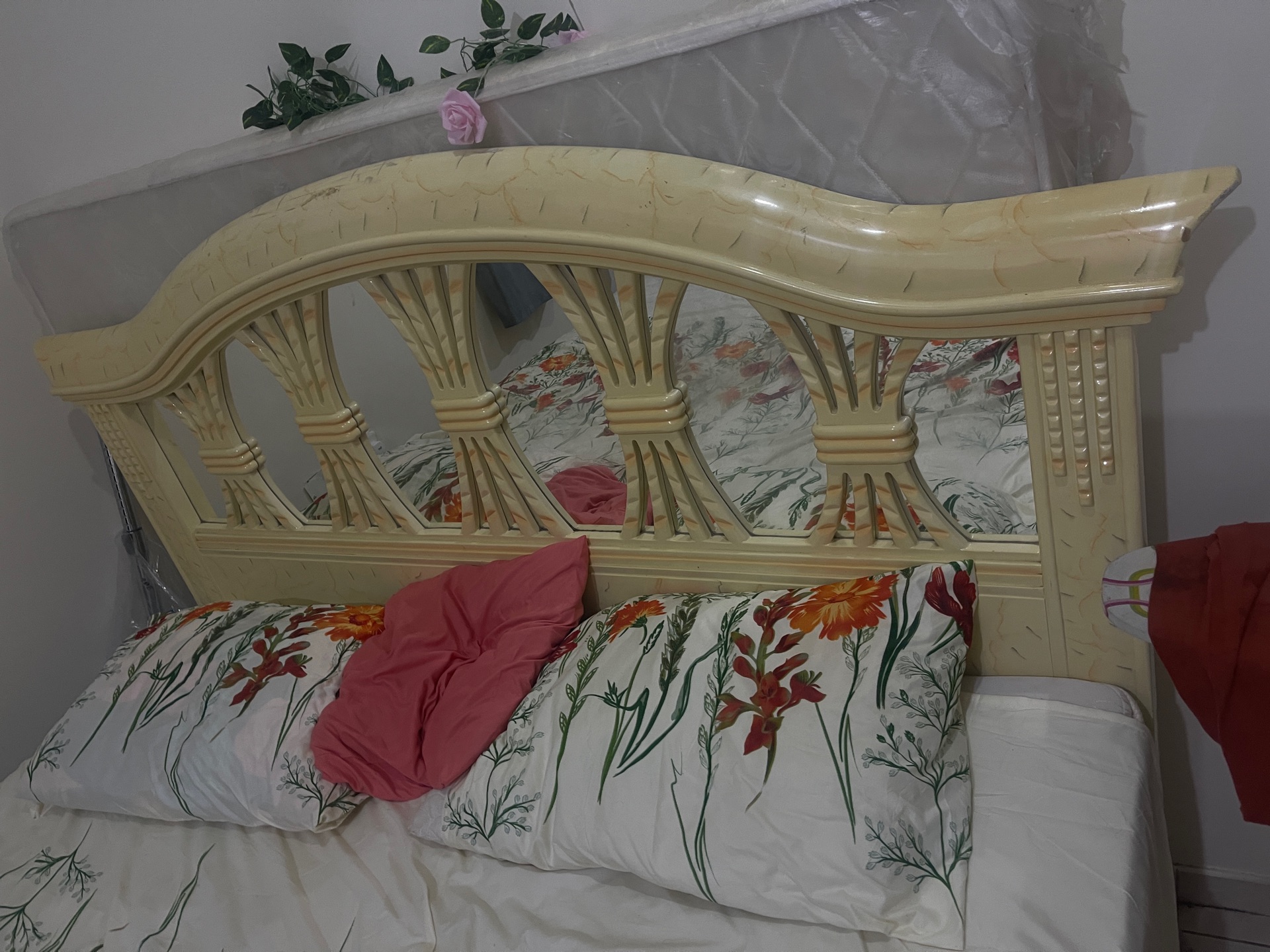 Cot with mattress - Image 3