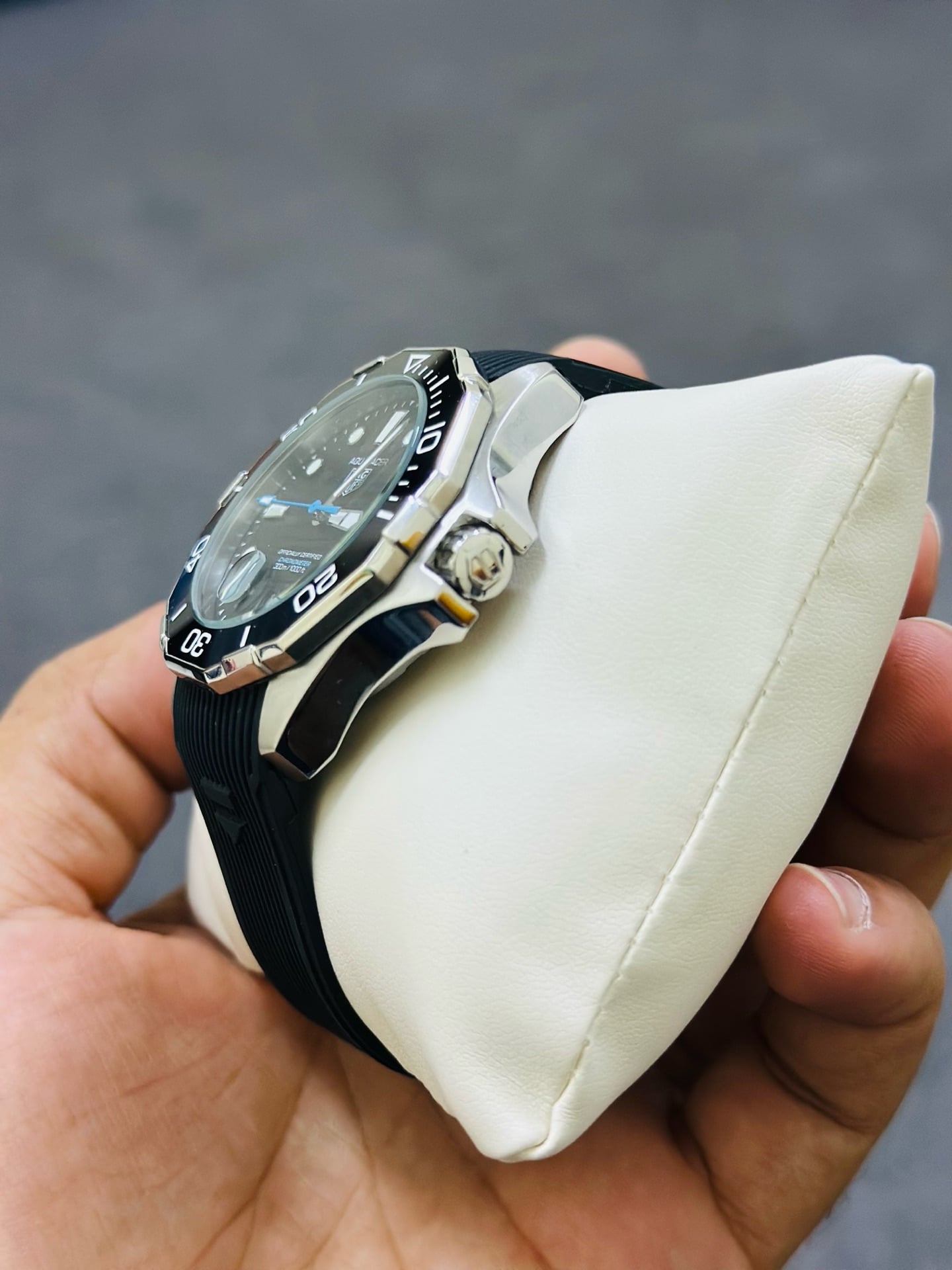 WATCH PROFESSIONAL 300 - Image 2