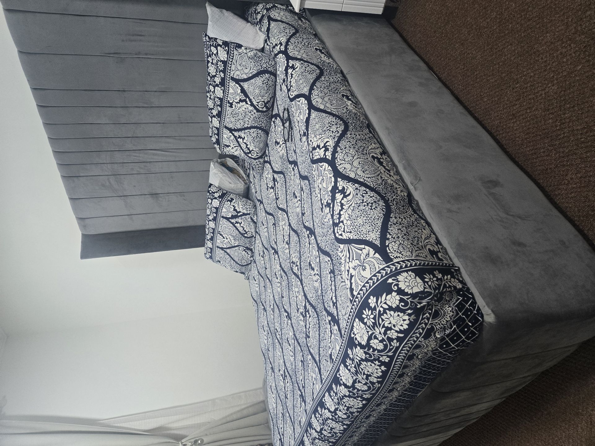 Bed - Image 1