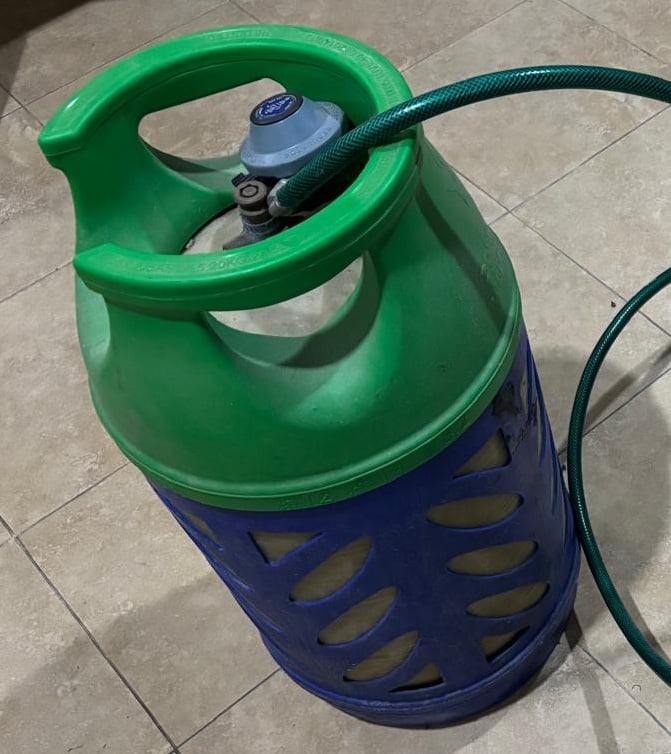12 kg Gas cylinder with Regulator and hose - QR 325 - Image 1