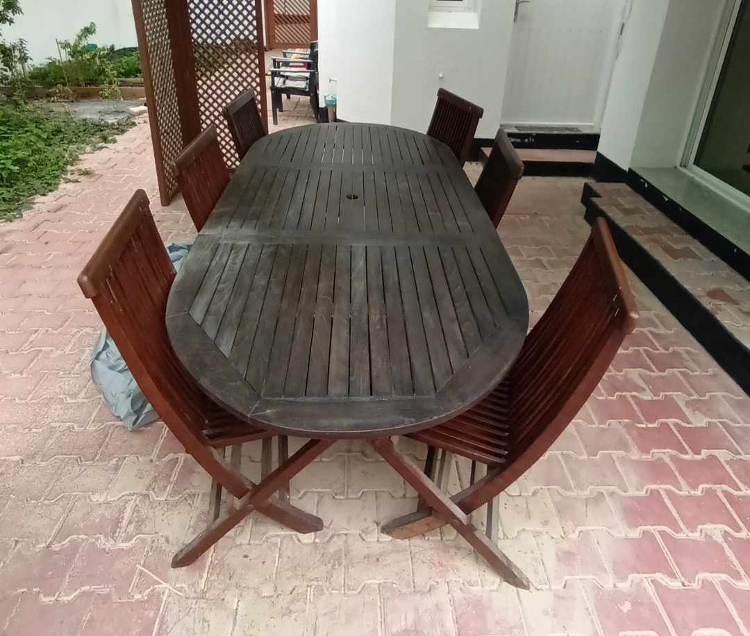 Outdoor wooden table with 6 foldable chairs - Image 3