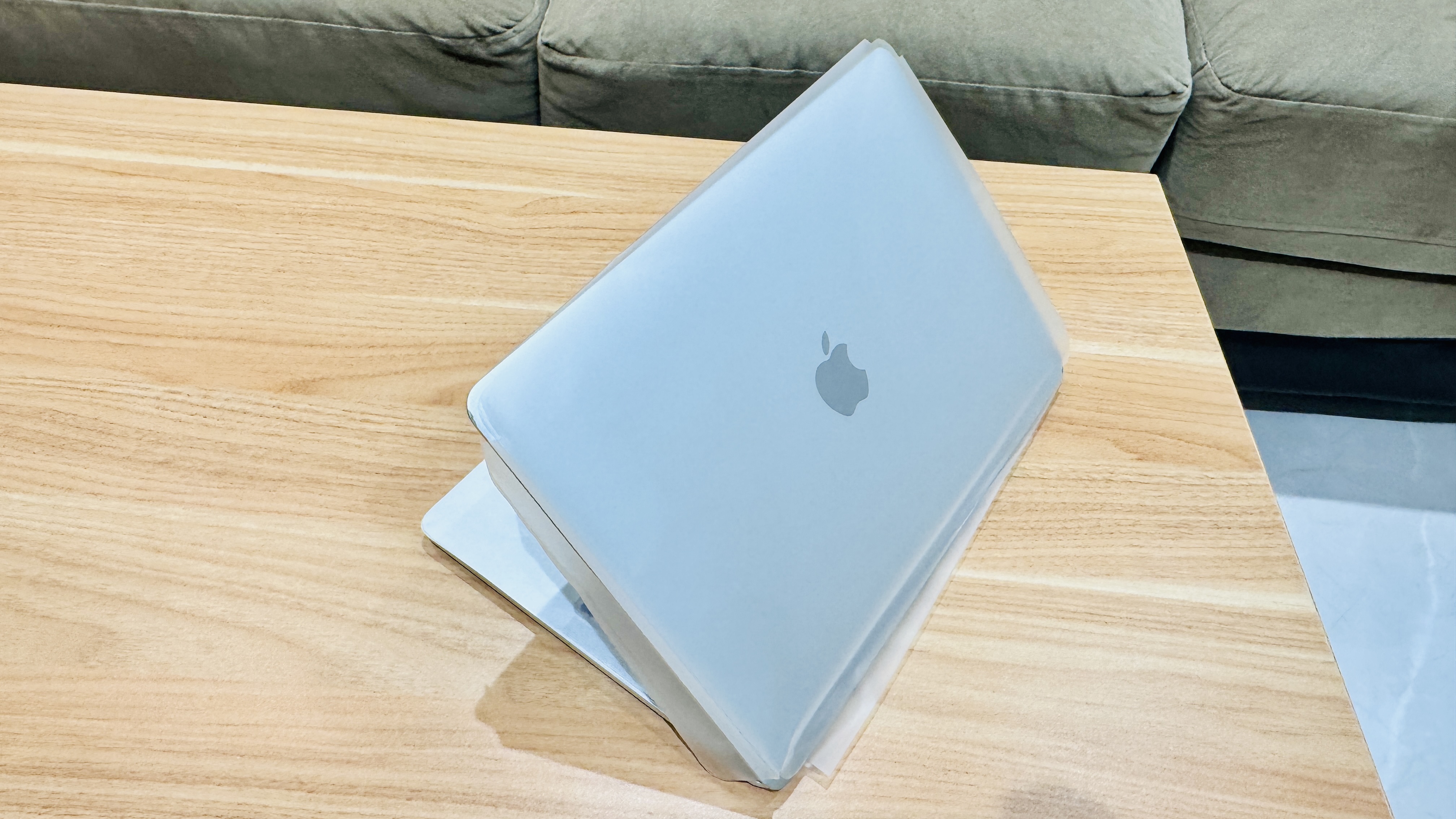 Apple MacBook Pro 13-inch M1 – 512GB – في علبته الأصلية والإيصال - Image 2