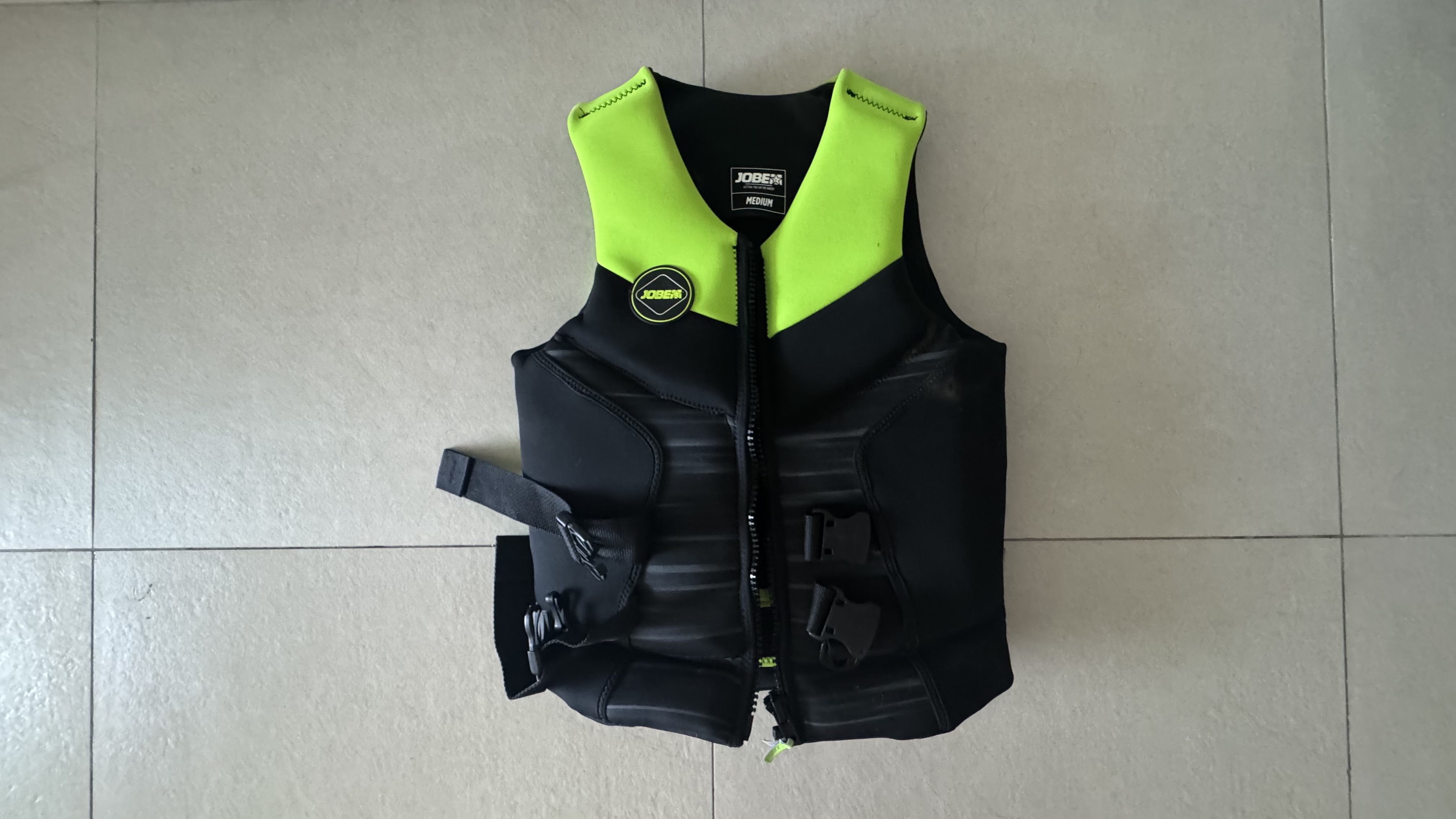 JOBE life vest - Image 1