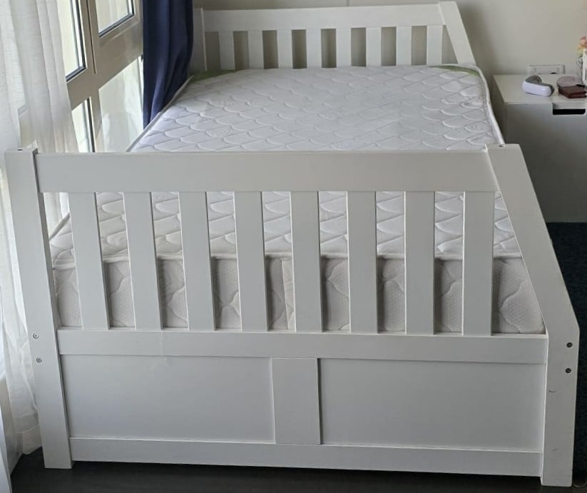 Kids Bunk Bed with Mattresses – Good Condition - Image 3