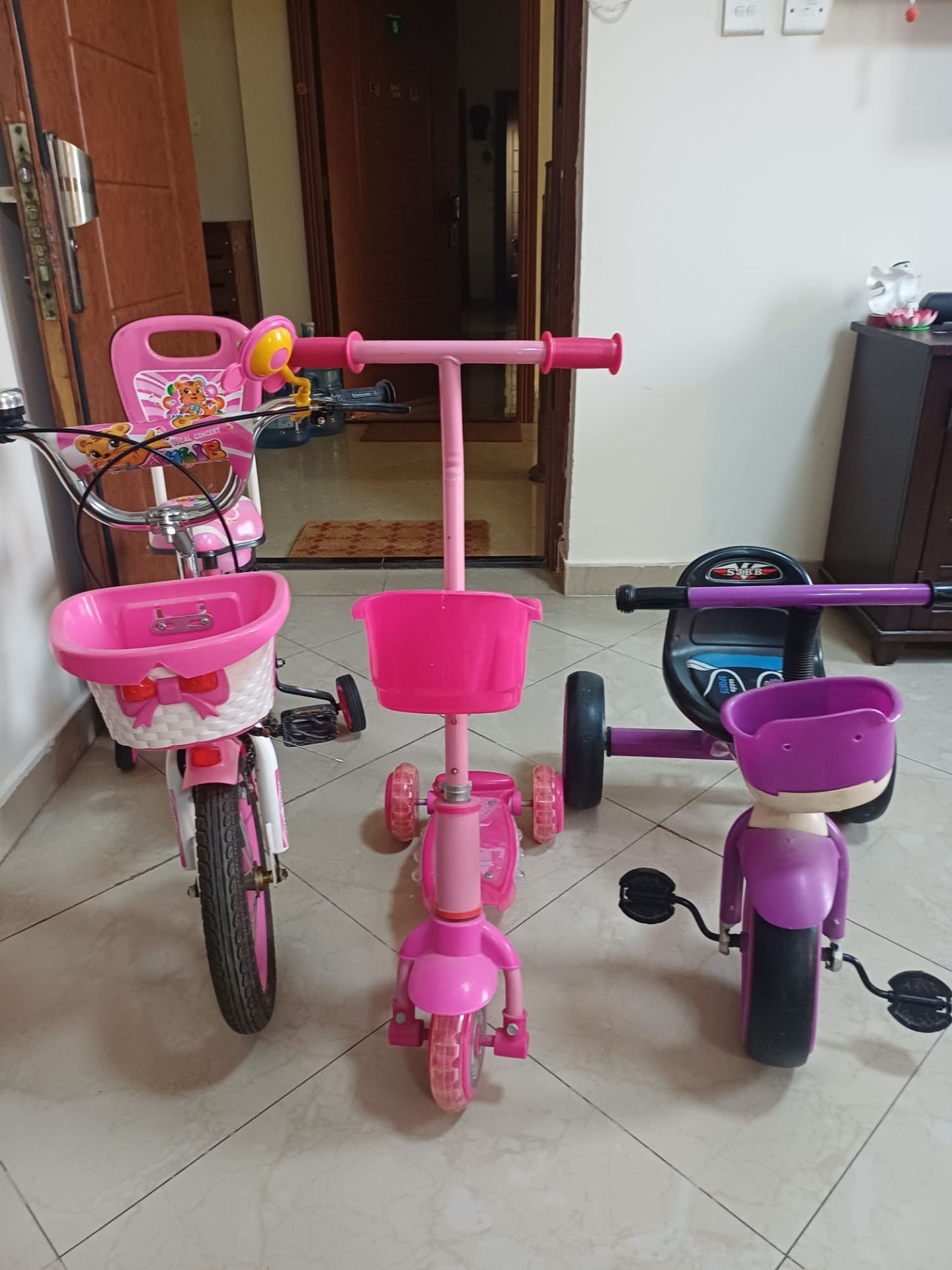 Kids items for sell - Image 1