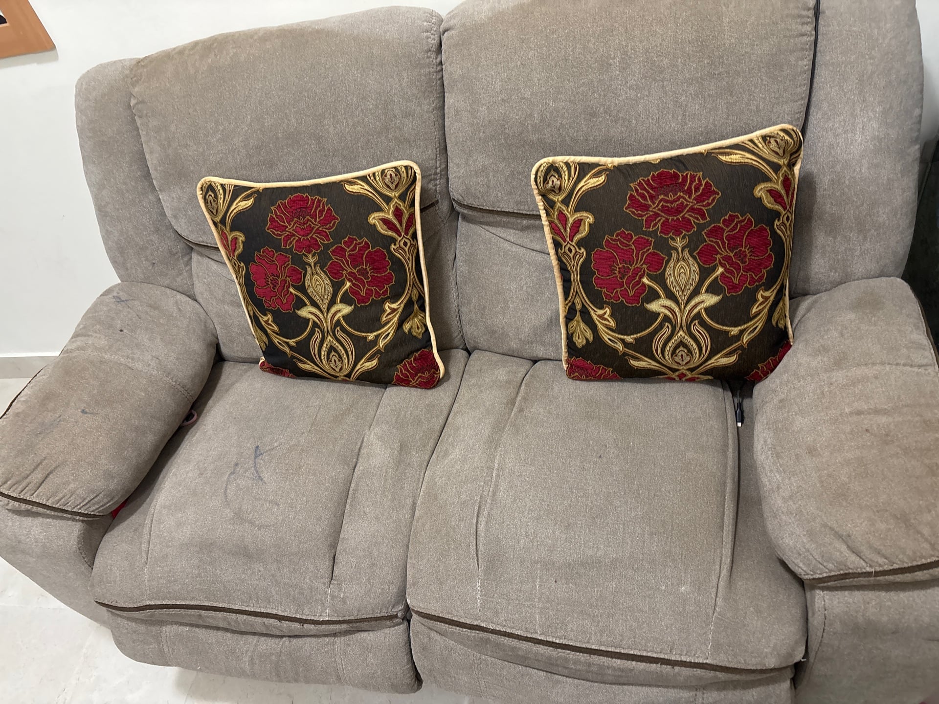 Ricliner Sofa - Image 4