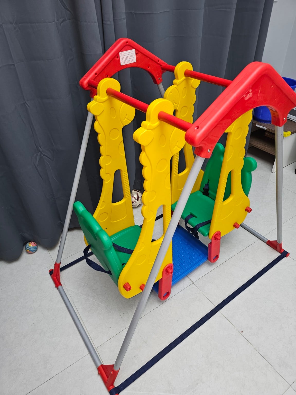 Kids Double Swing Set – Excellent Condition - Image 4