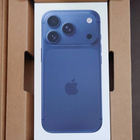 iphone 17 pro max 256gb Blue - Image 4
